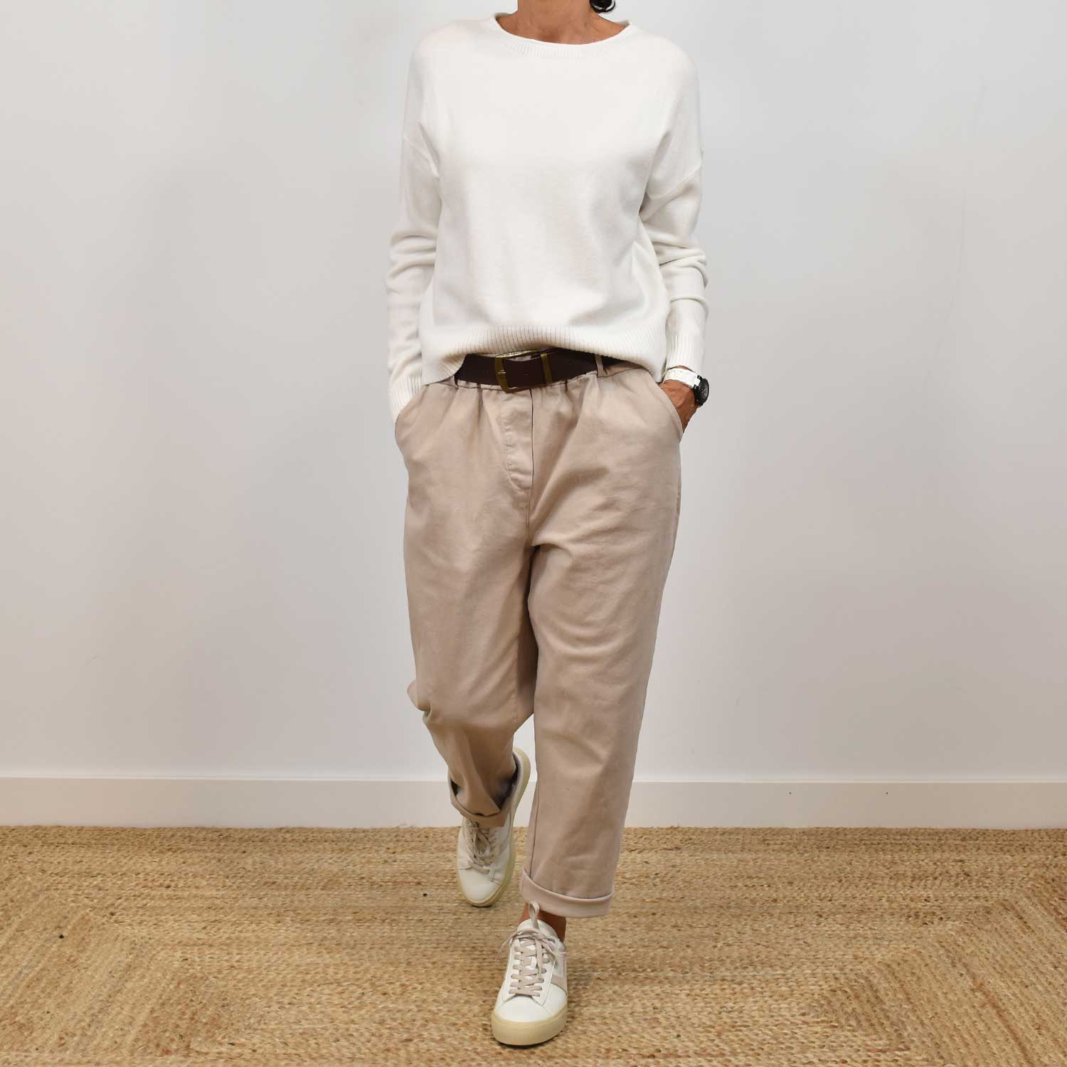 Beige belt pockets pants