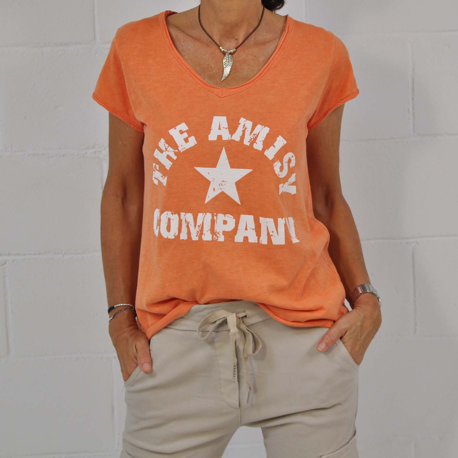 Orange Amisy v-neck T-shirt