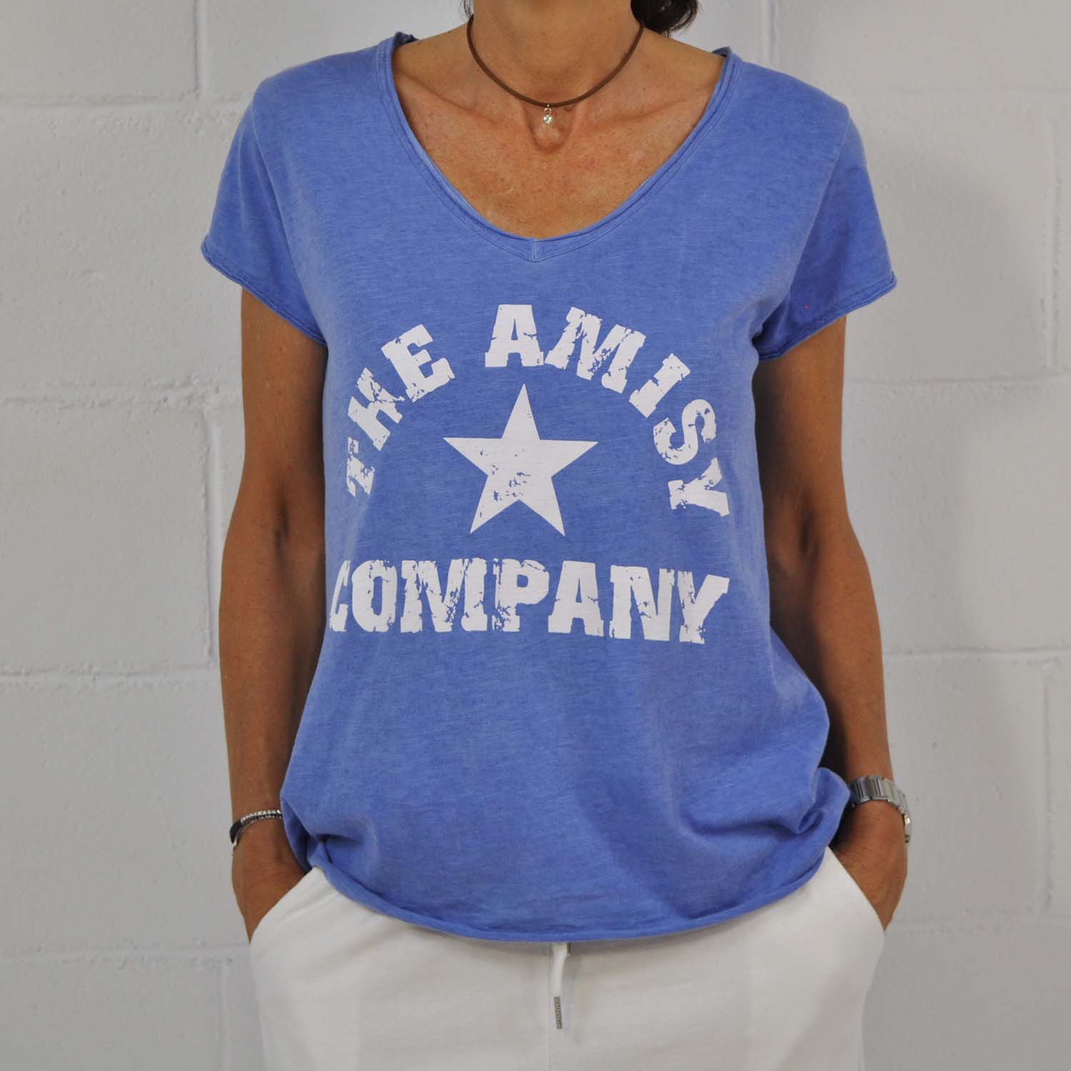 Camiseta Amisy pico azul