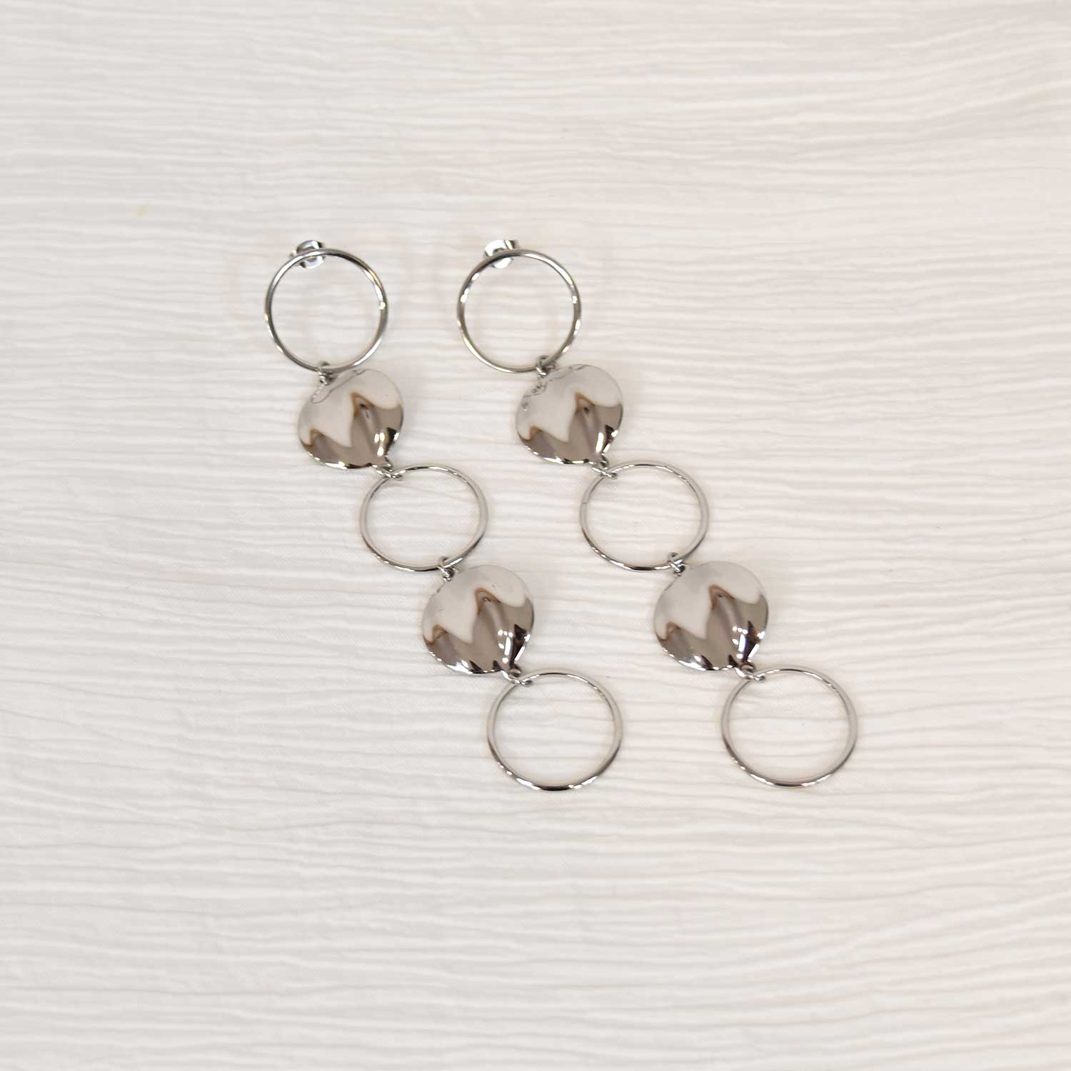 Silver plated circles earrings