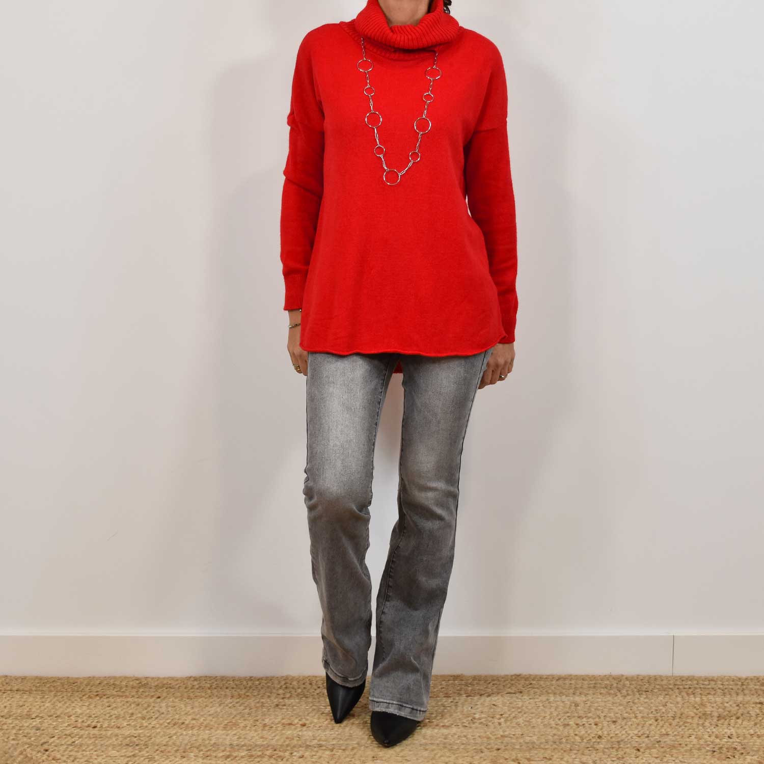 Pull en tricot look rouge