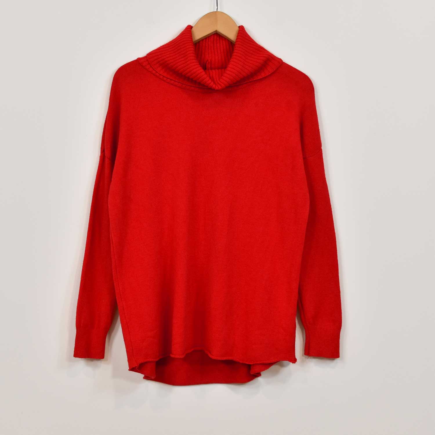 Pull en tricot look rouge