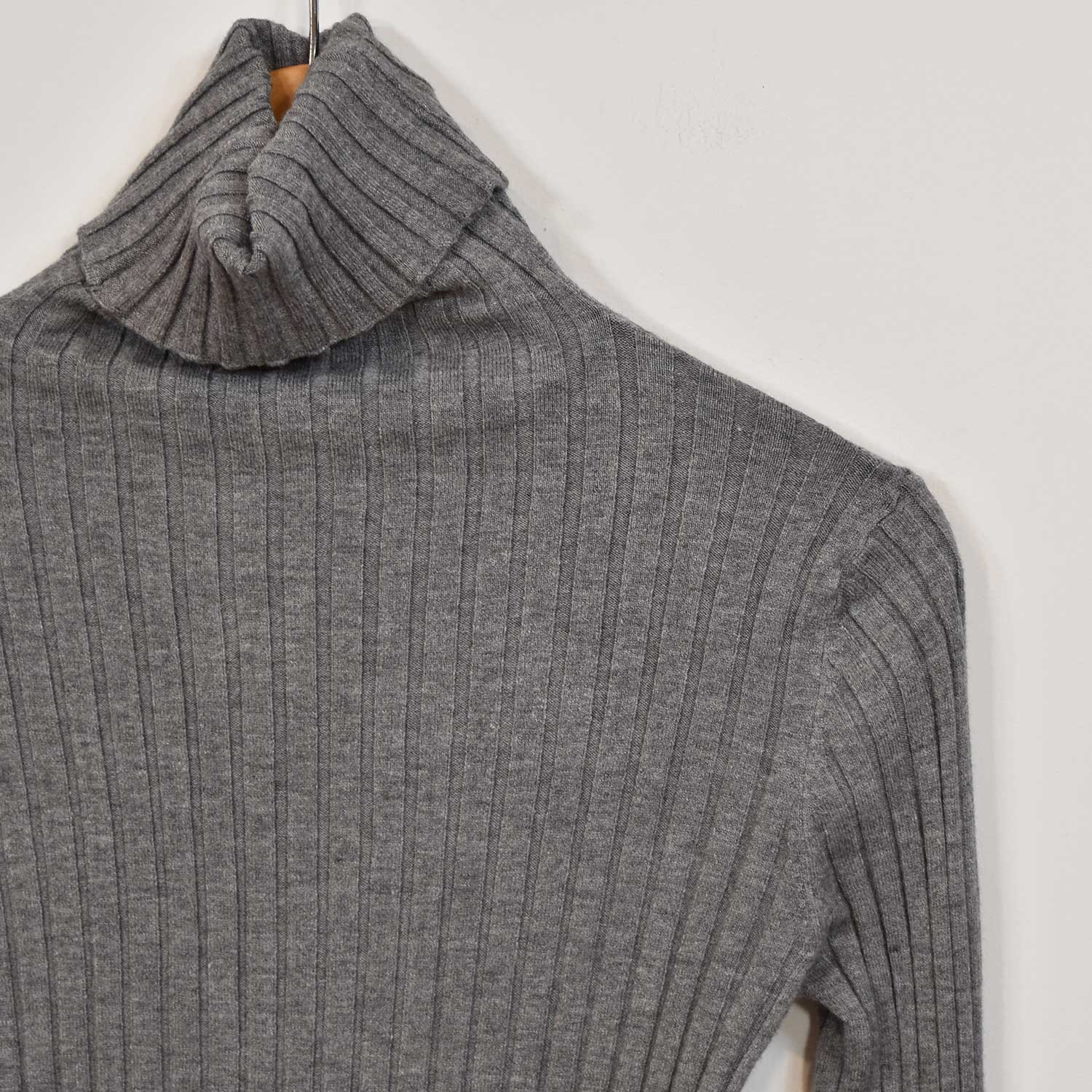 Grey swan ribbed sweater