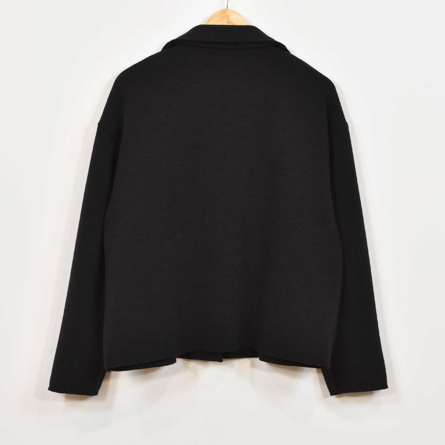 Black seams pockets jacket
