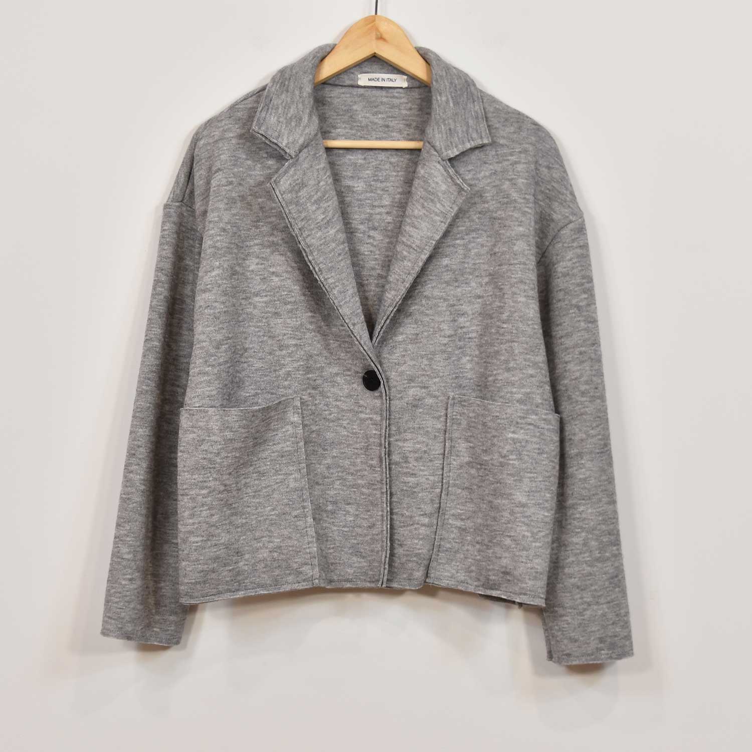 Grey seams pockets jacket
