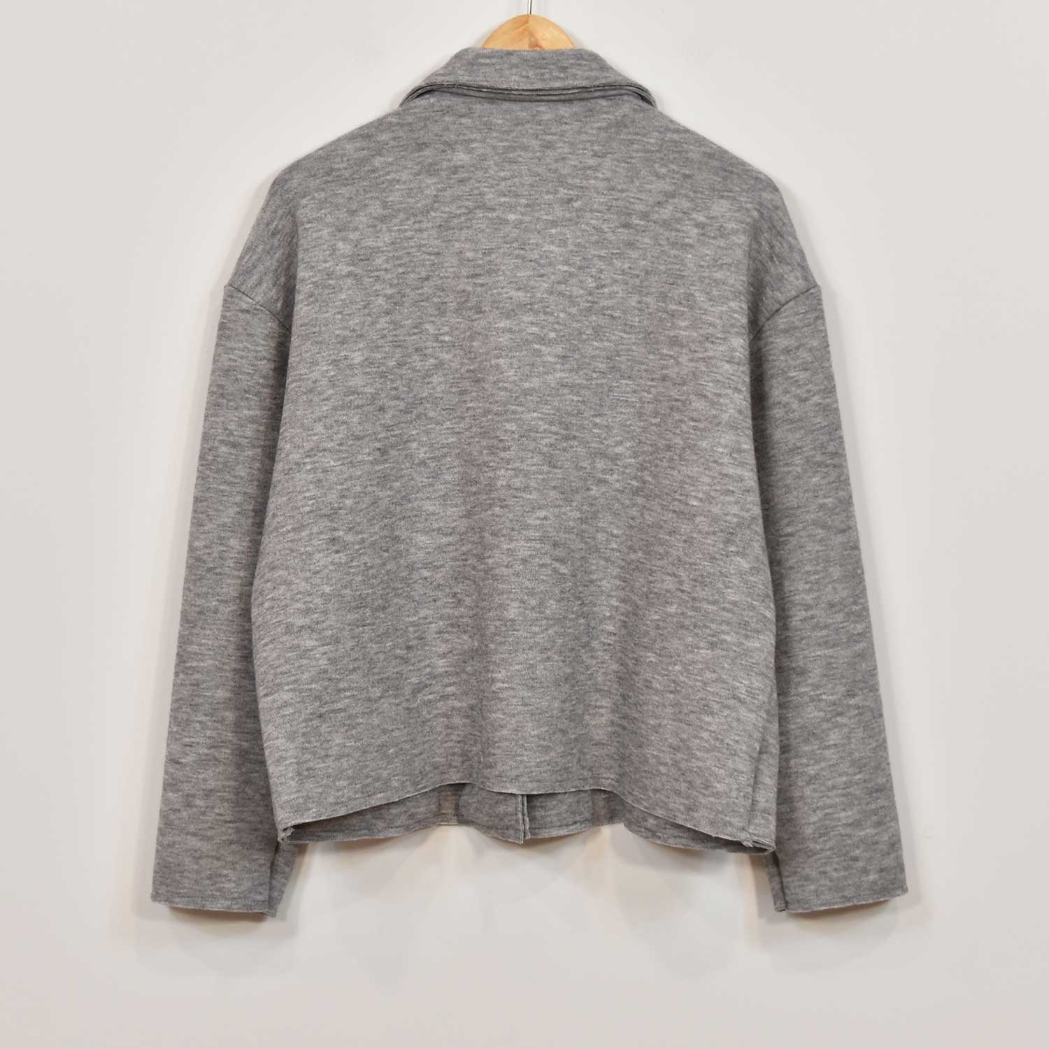 Grey seams pockets jacket
