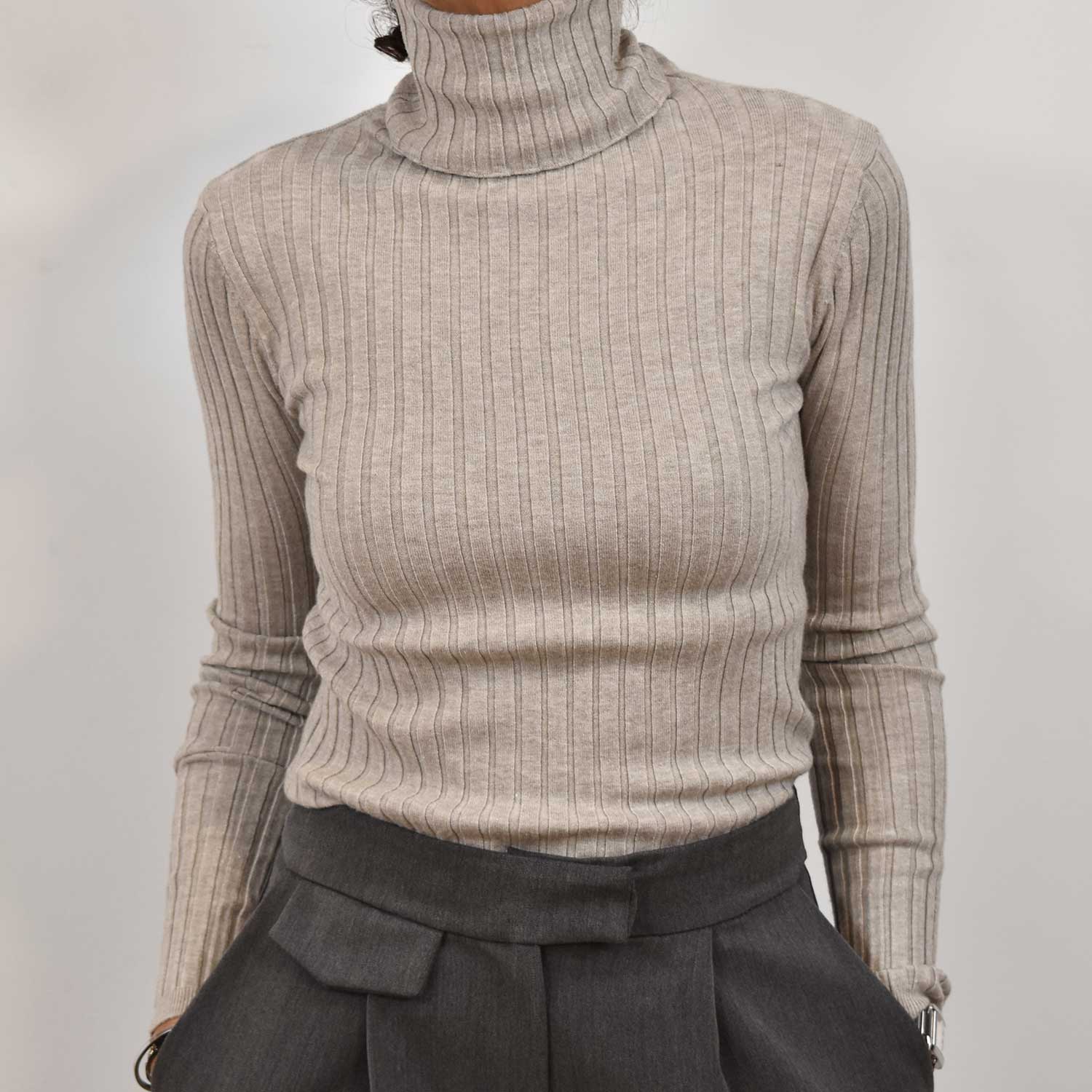 Beige swan ribbed sweater