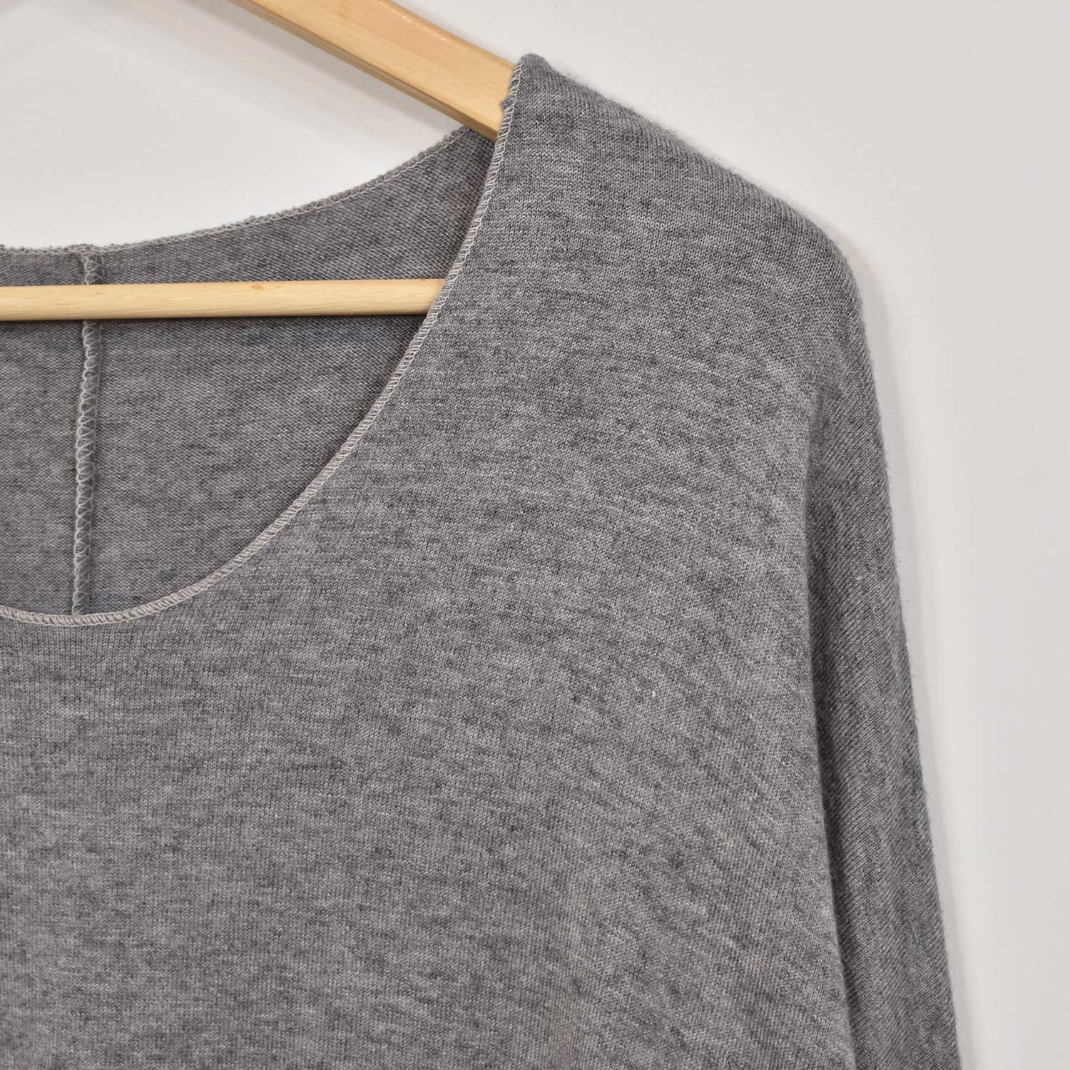 Grey seam knitted jersey 