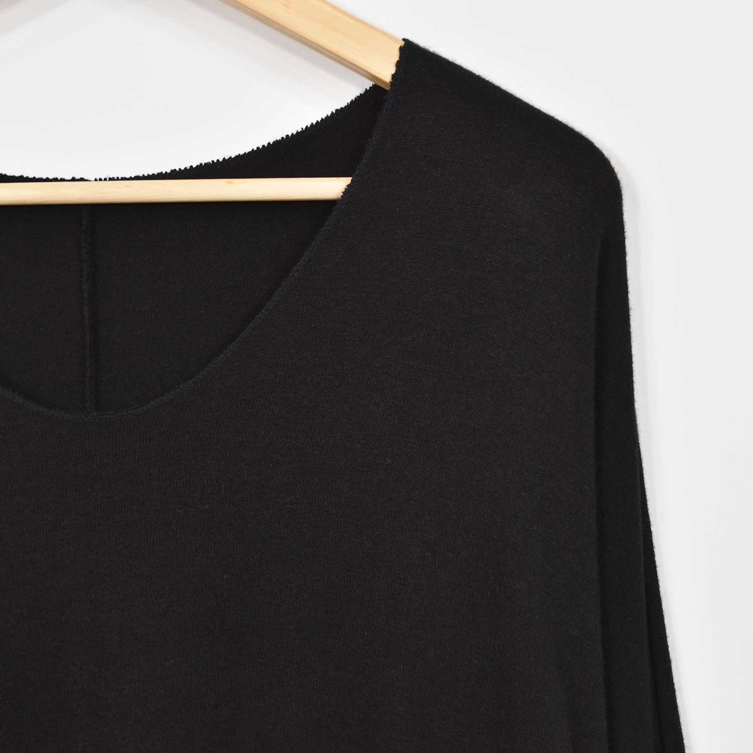 Black seam knitted jersey 