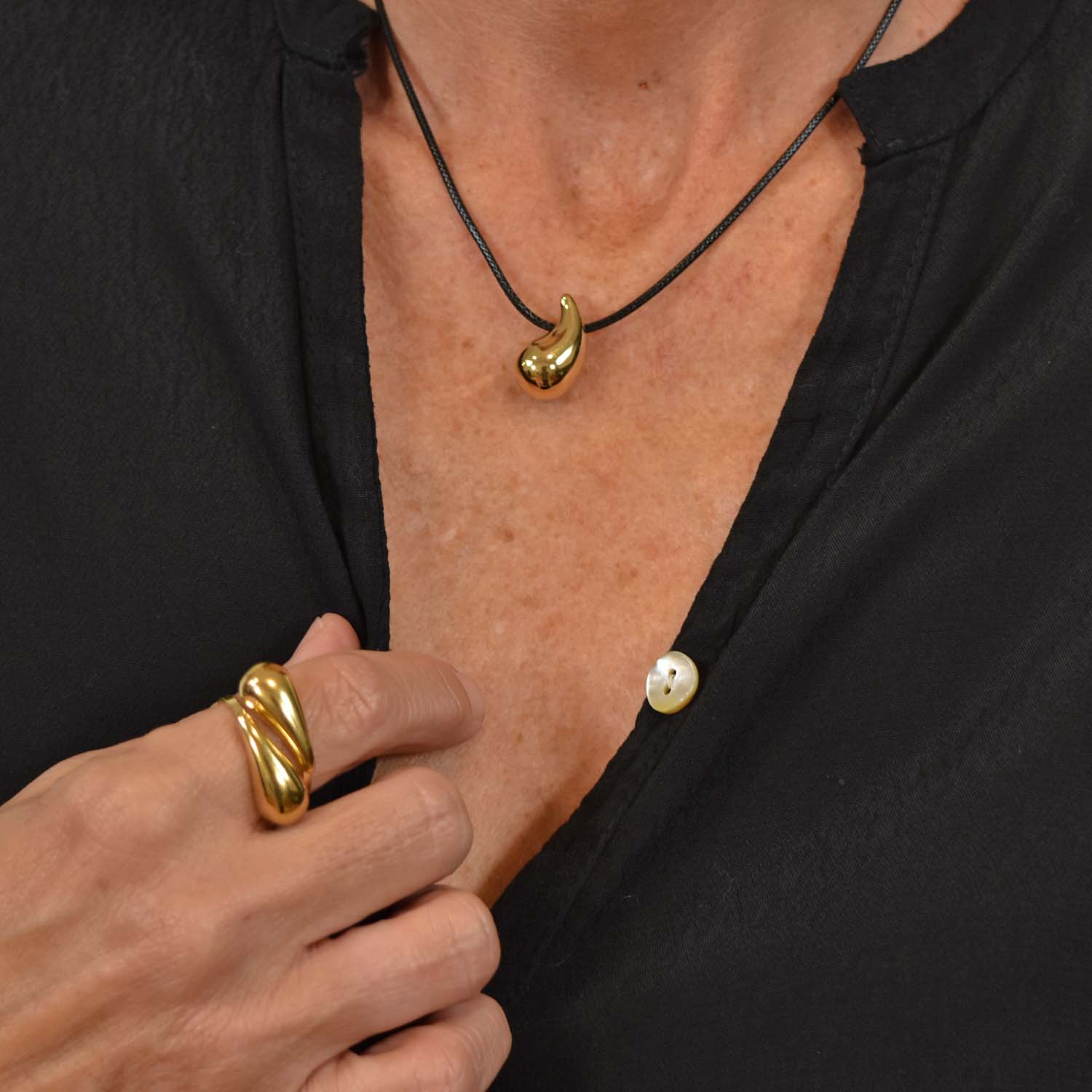 Gold Teardrop necklace
