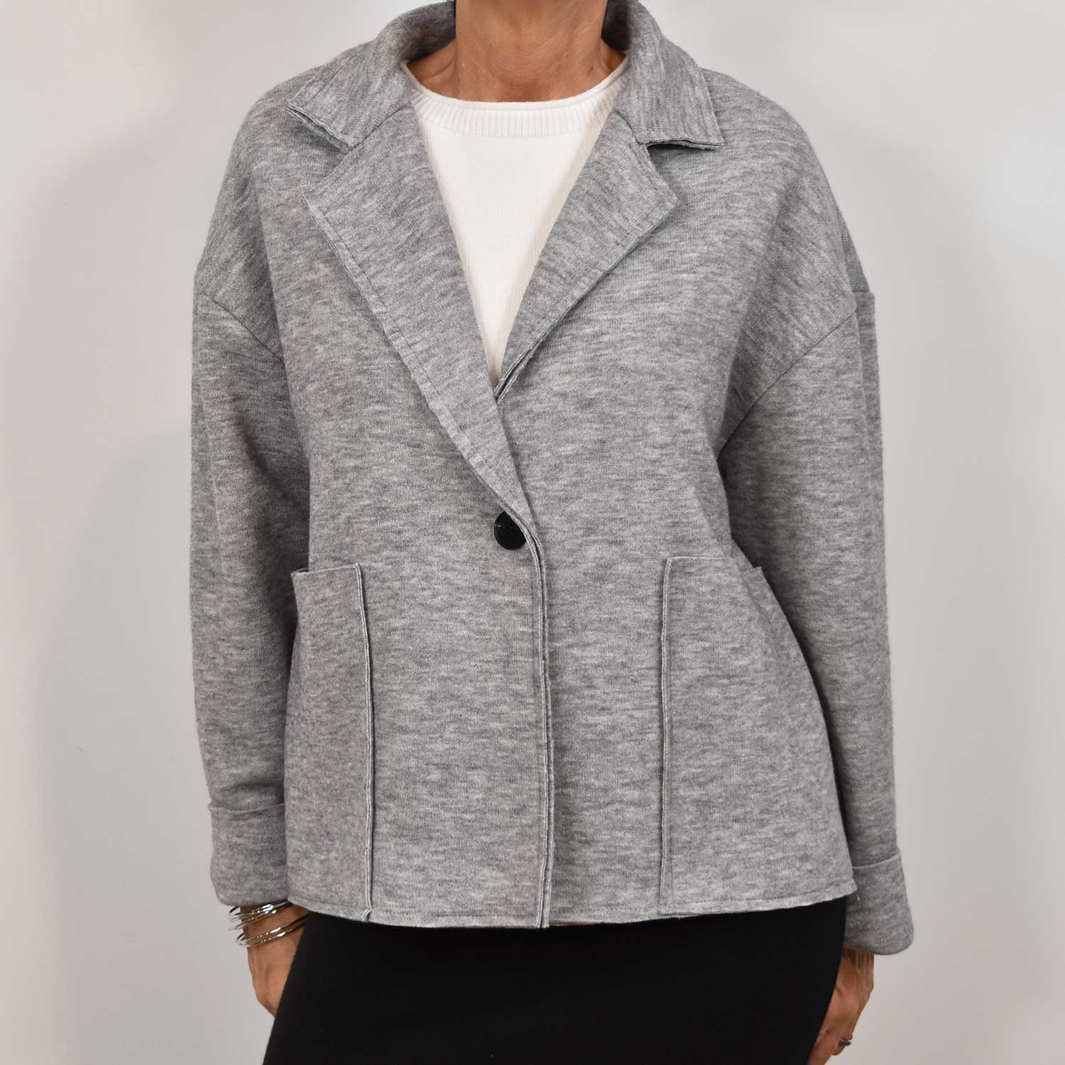 Grey seams pockets jacket
