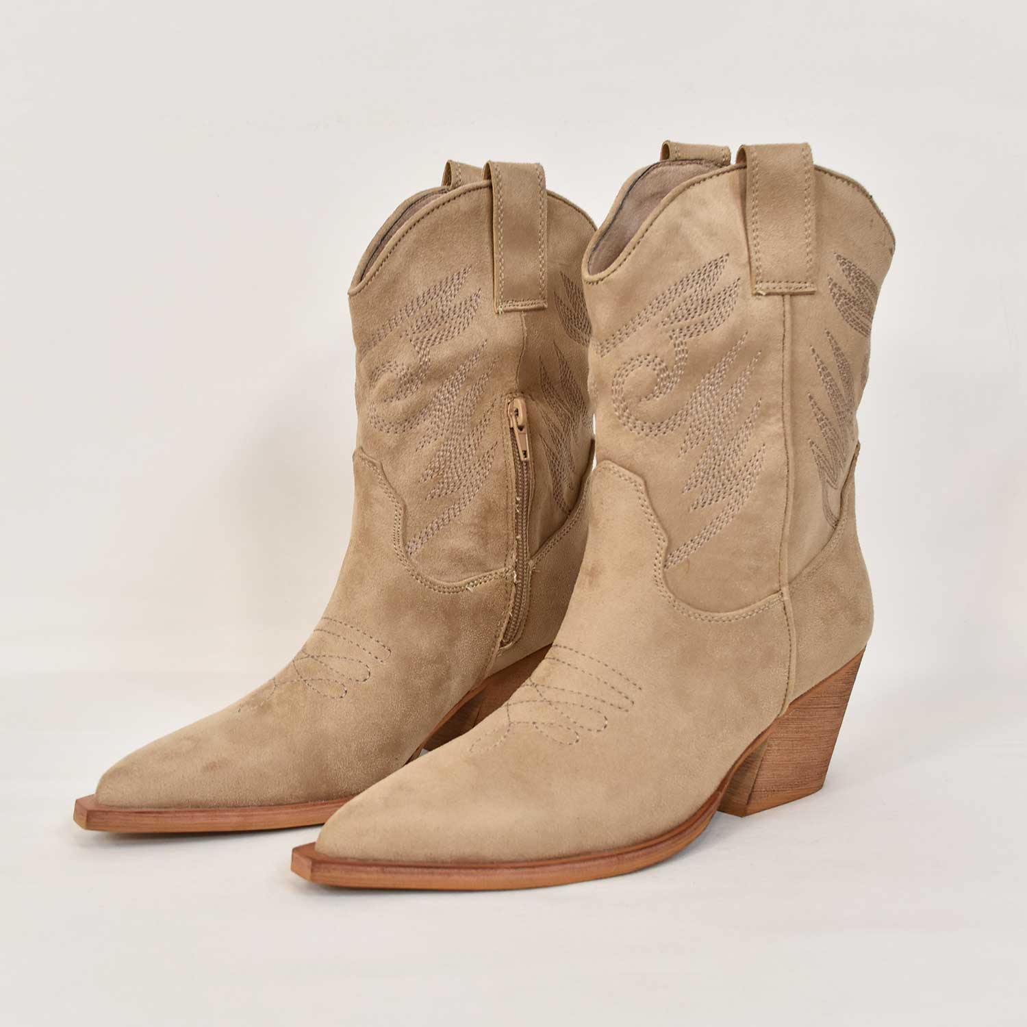 Beige western boots