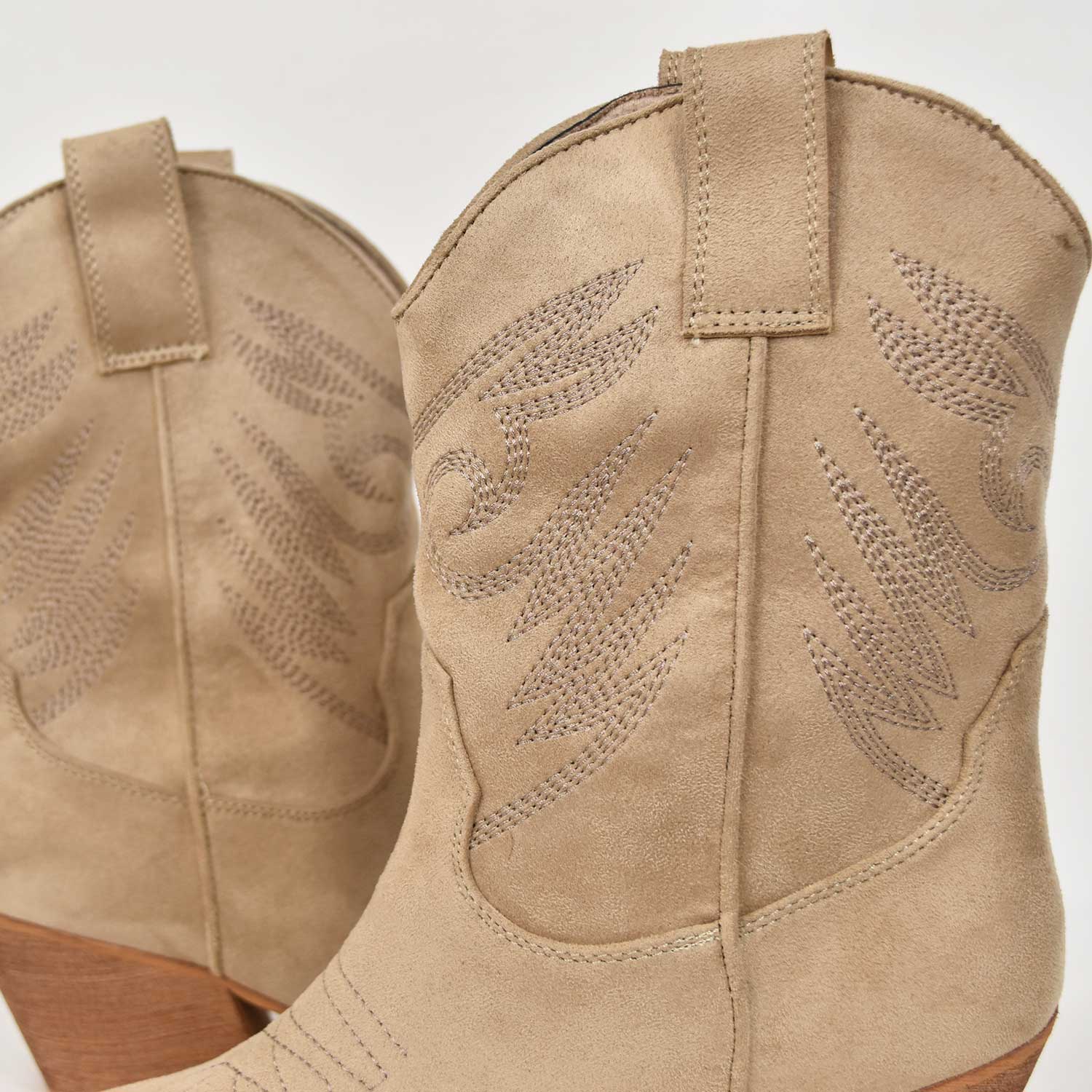 Beige western boots