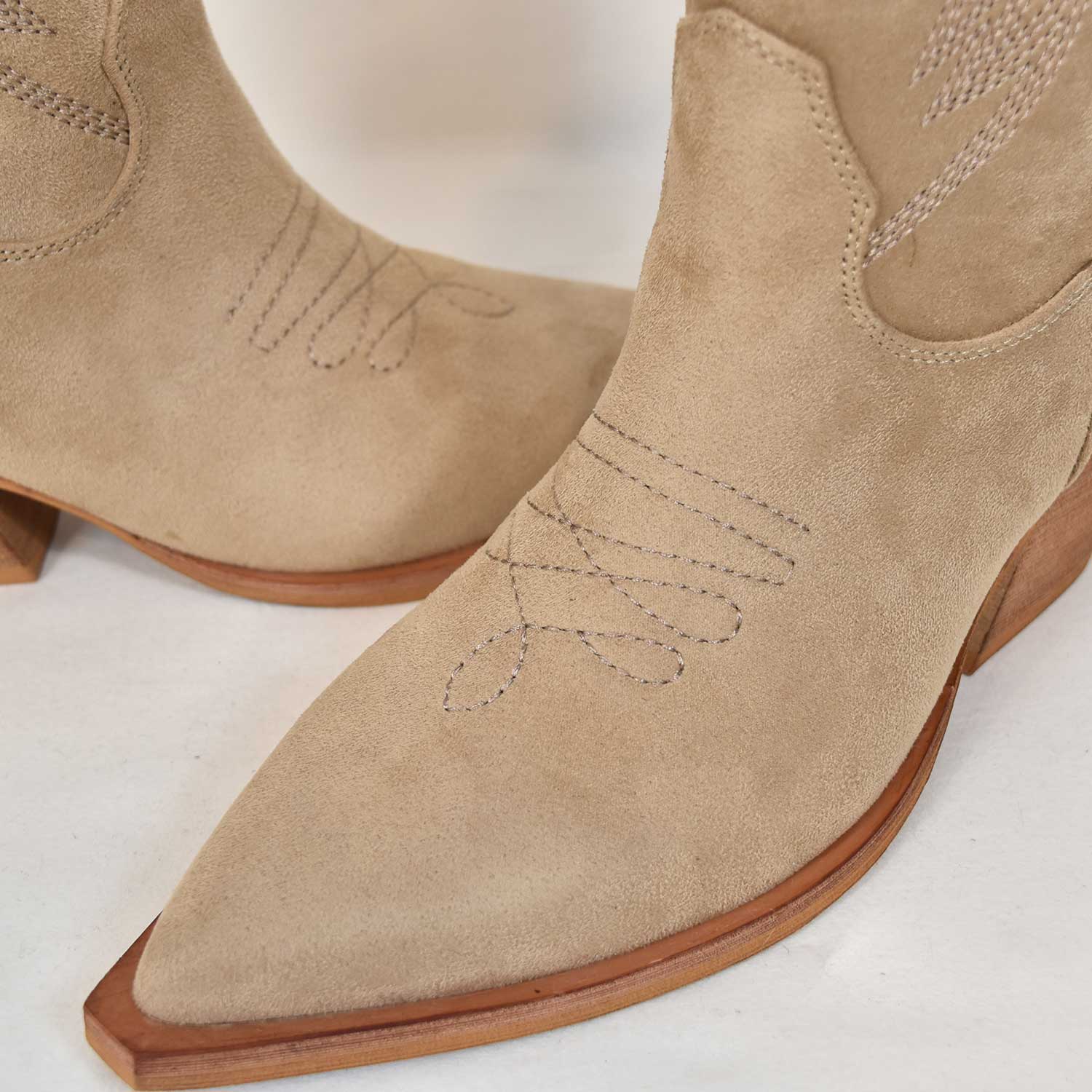 Beige western boots