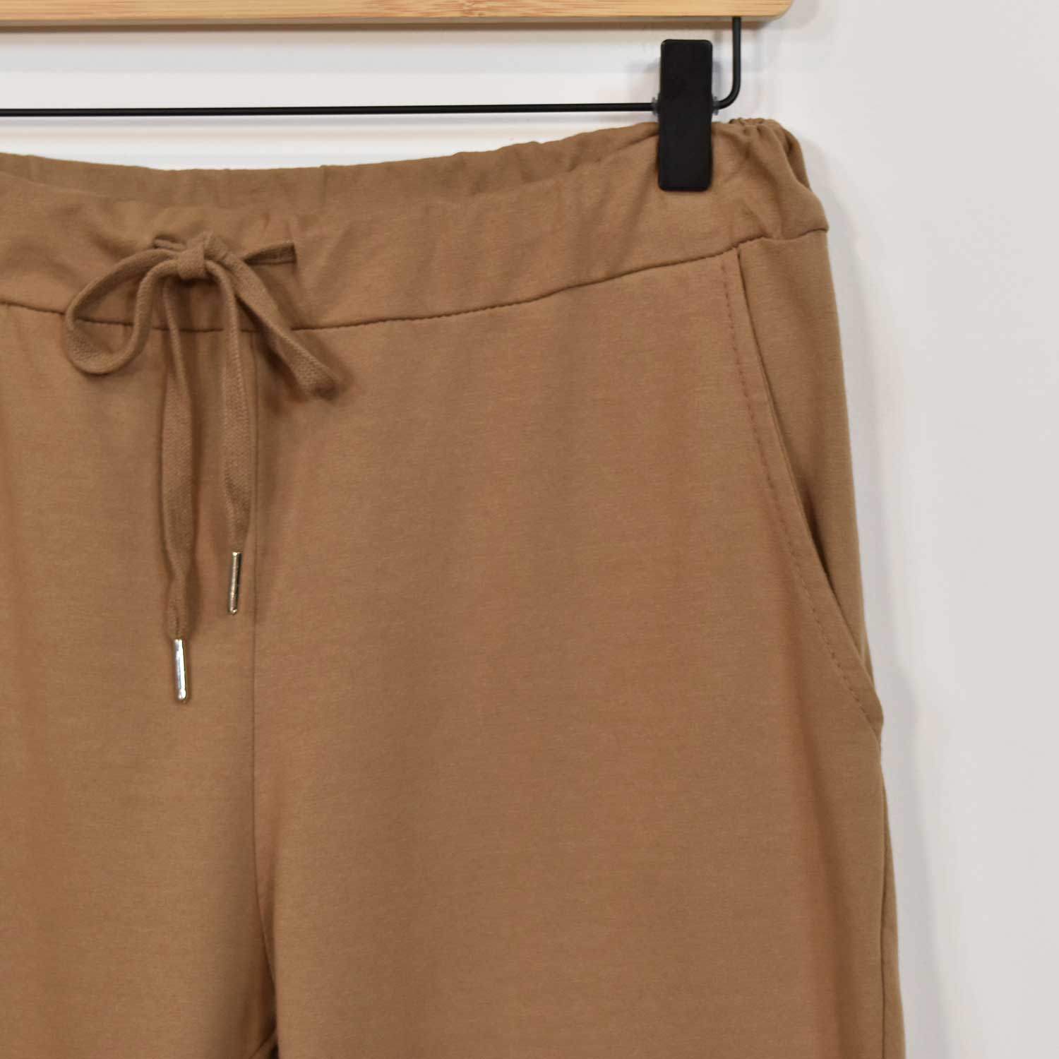 Pantalón jogger camel