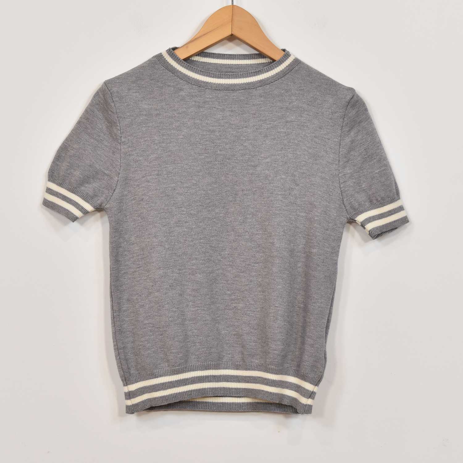 Grey ribbed short sleeve sweater