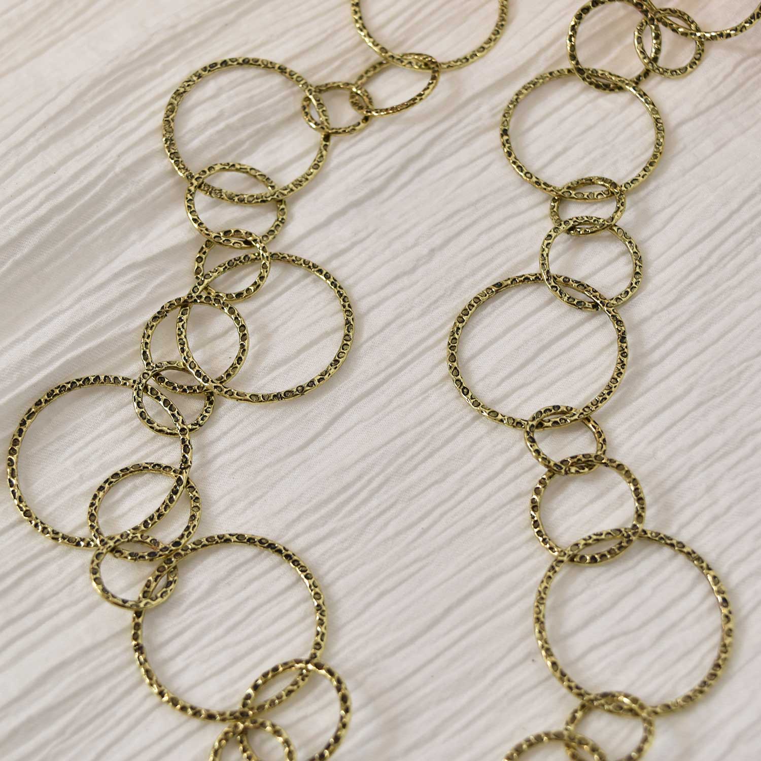 textured circles necklace