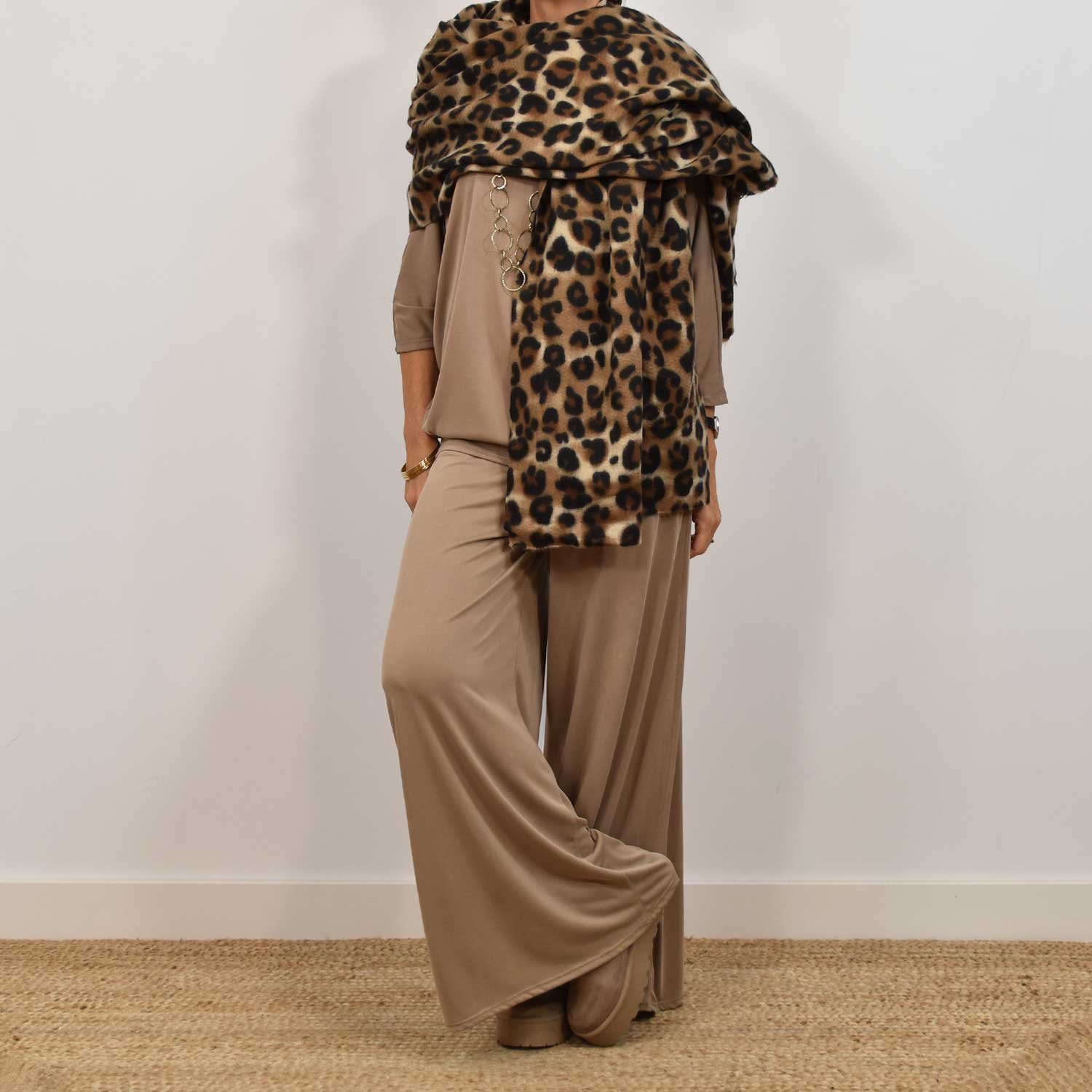 Brown wool leopard scar