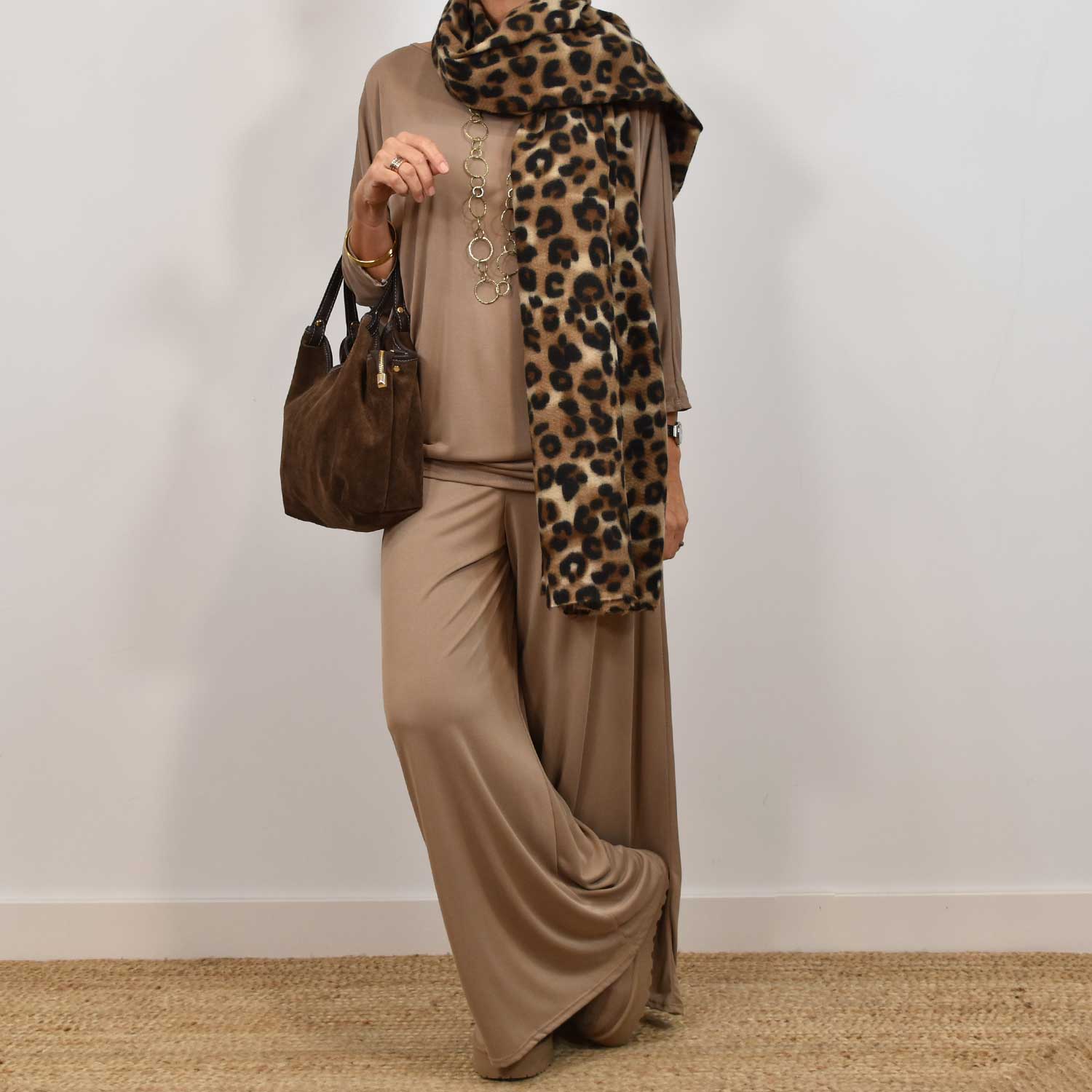 Brown wool leopard scar