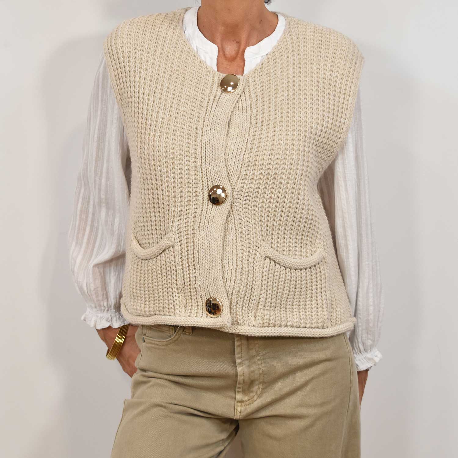 Beige golden buttons vest