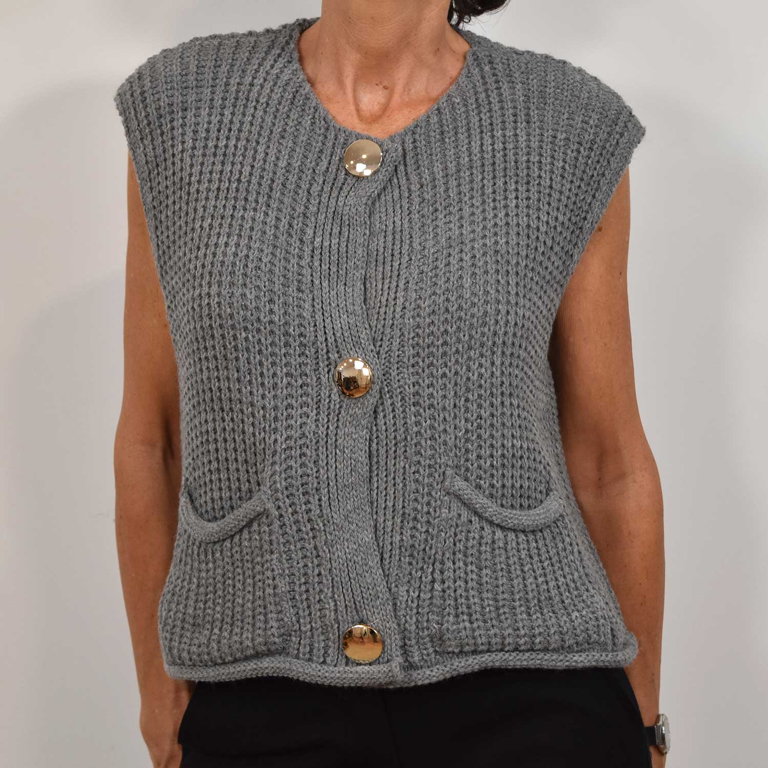 Gilet gris boutons dorés