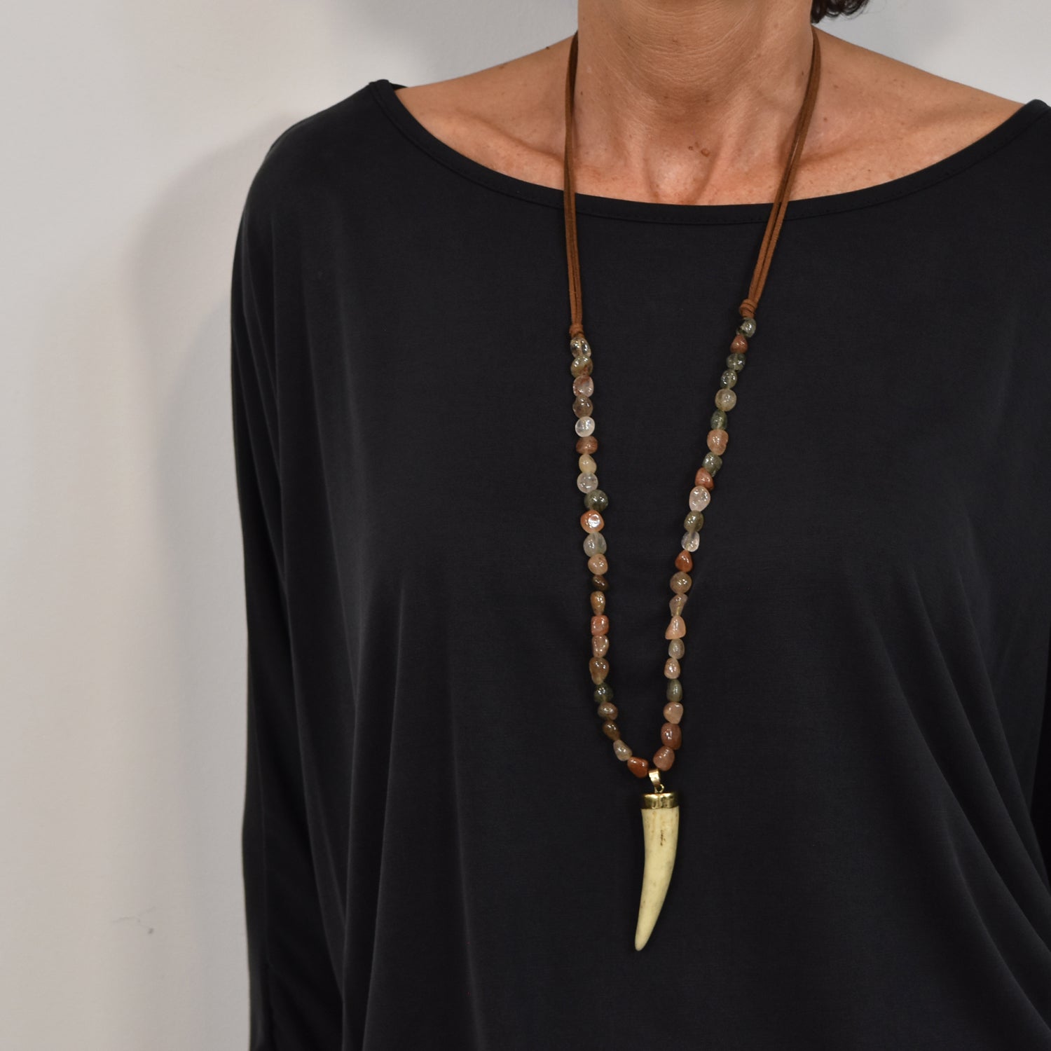 Collier pierres naturelles et corne