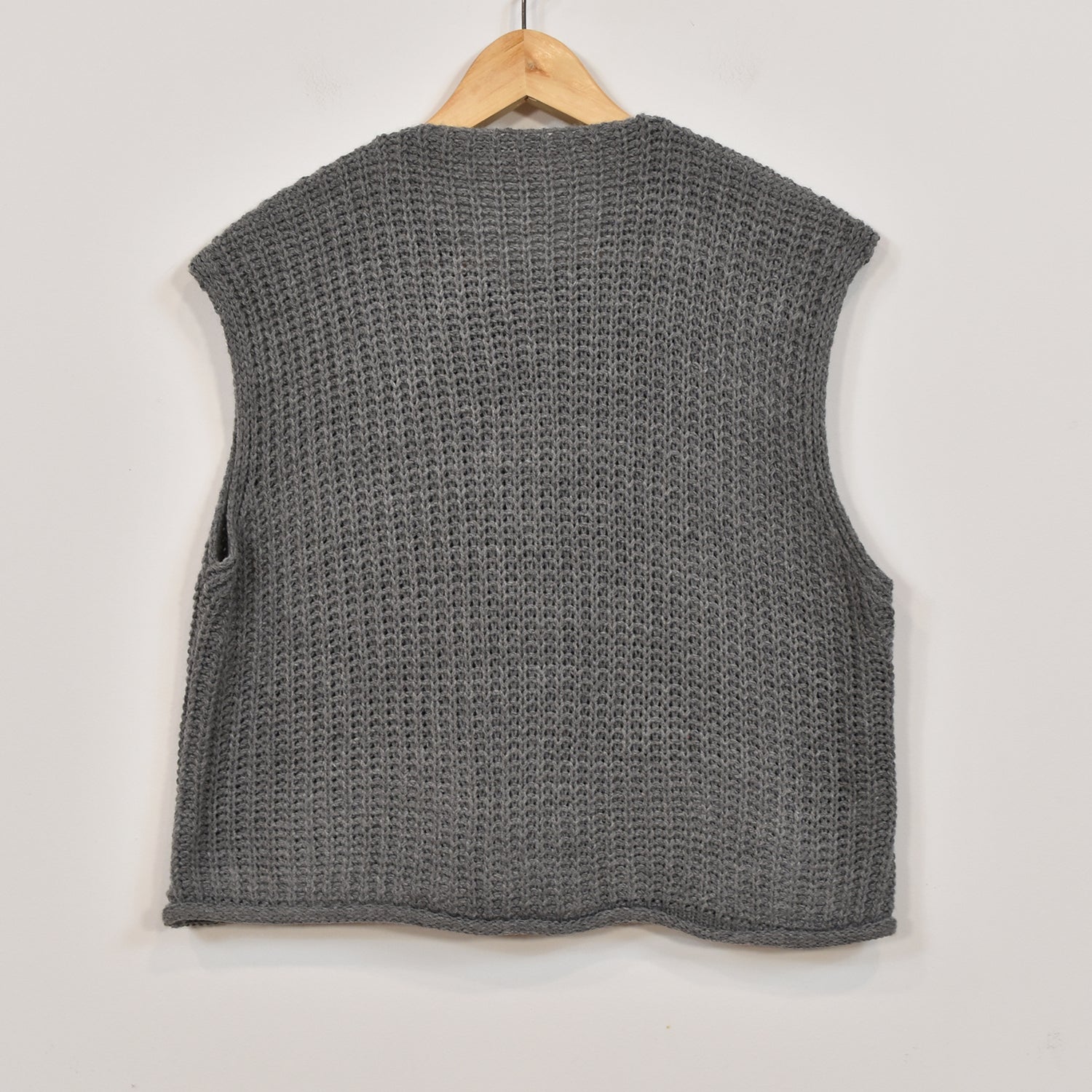 Gilet gris boutons dorés