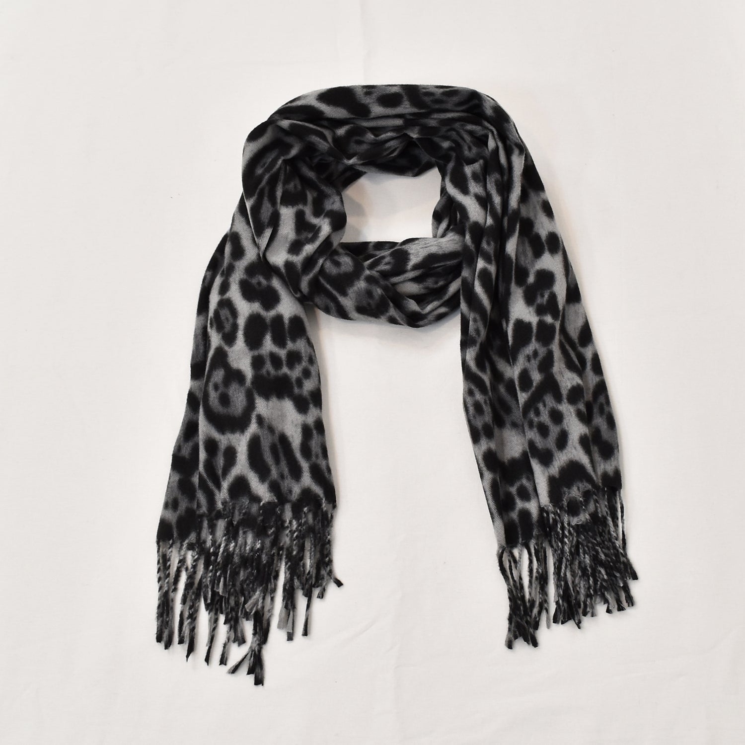 Fular flecos leopardo gris