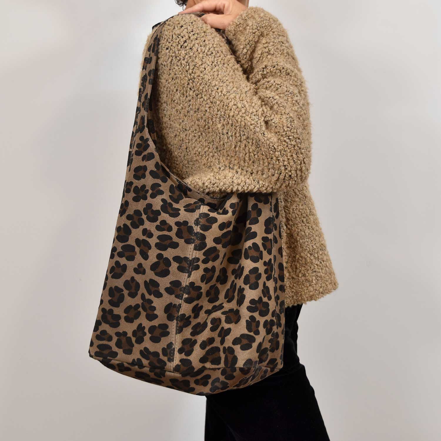 Bolso ante leopardo