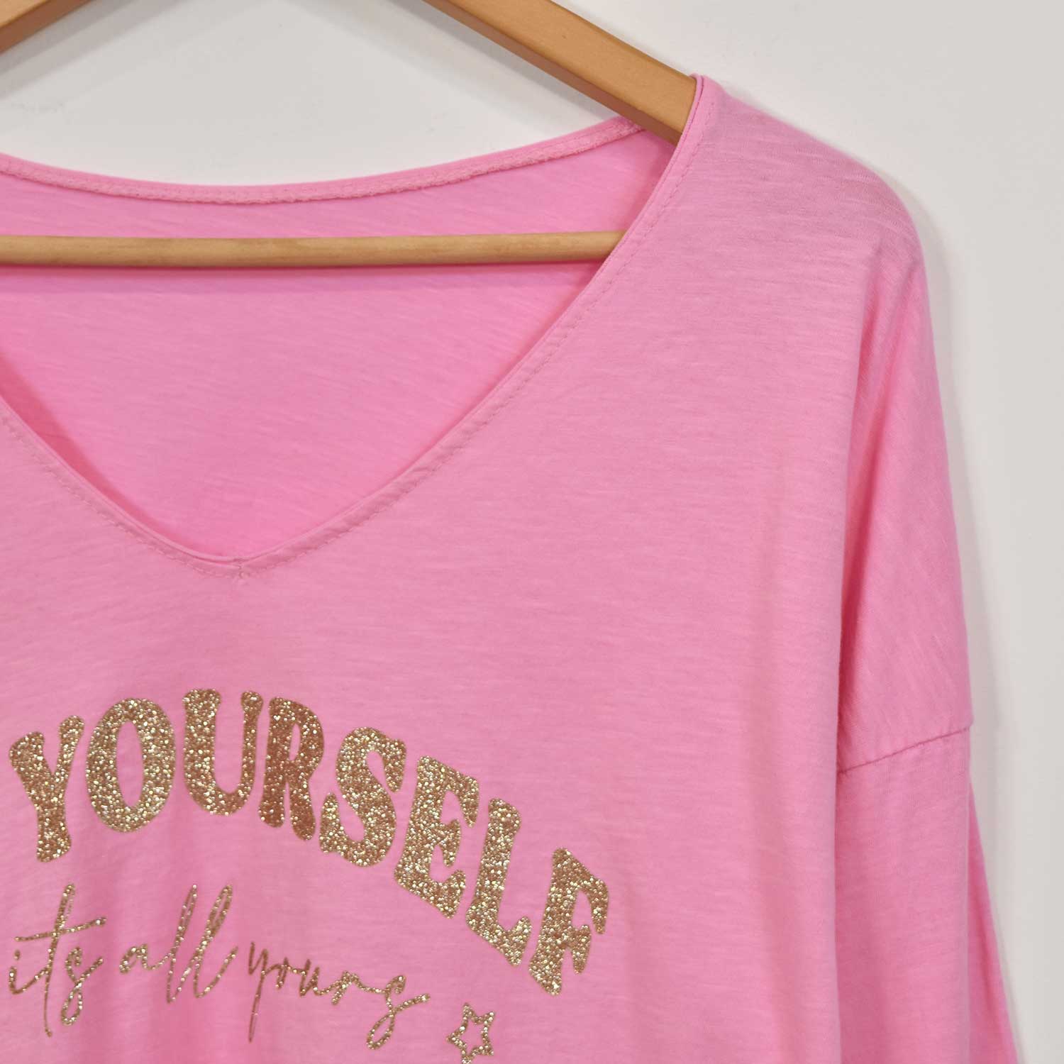 Camiseta 'Be Yourself' rosa