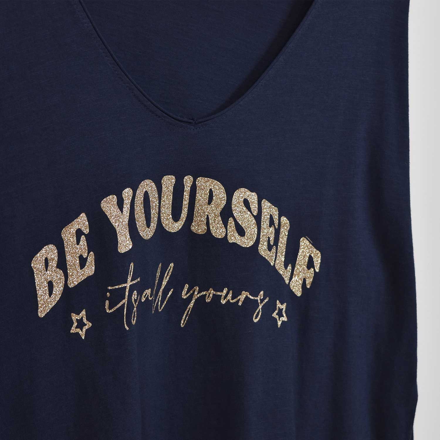 Camiseta 'Be Yourself' marino