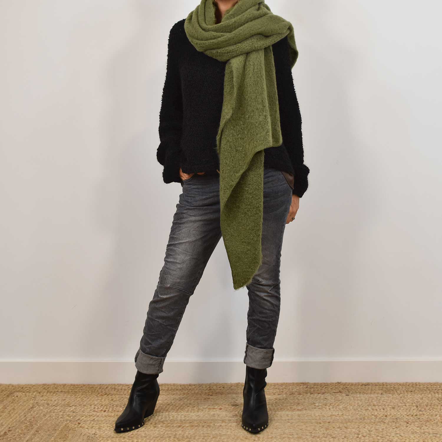 Kaki soft scarf