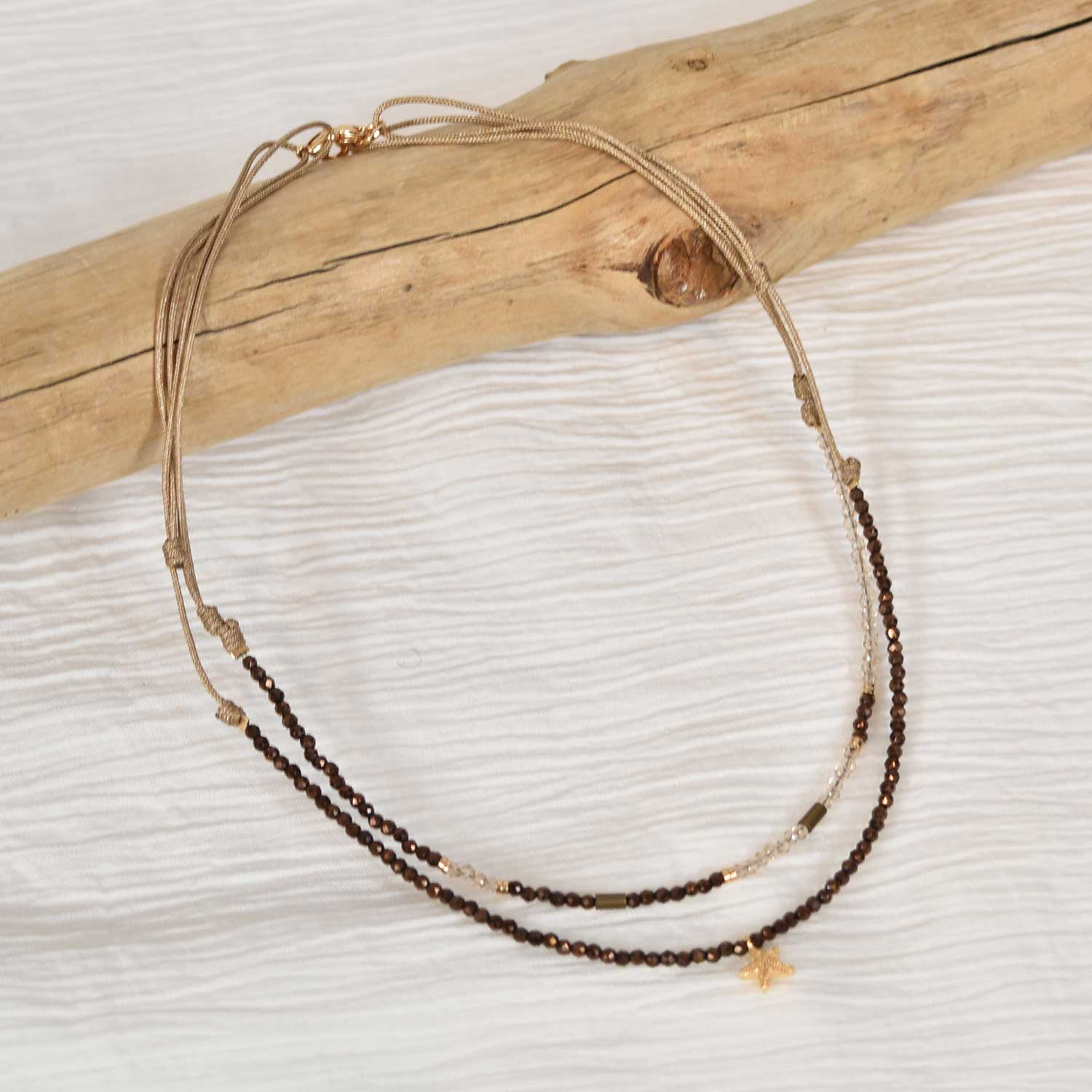 Brown beads short necklace