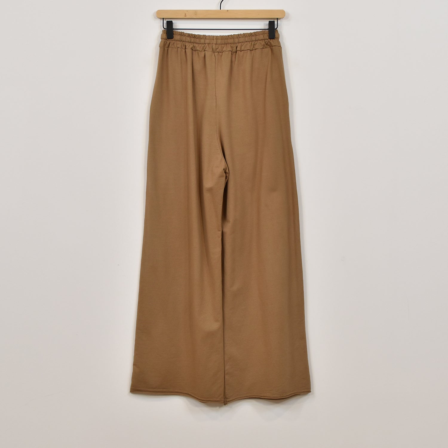 Pantalón jogger recto camel