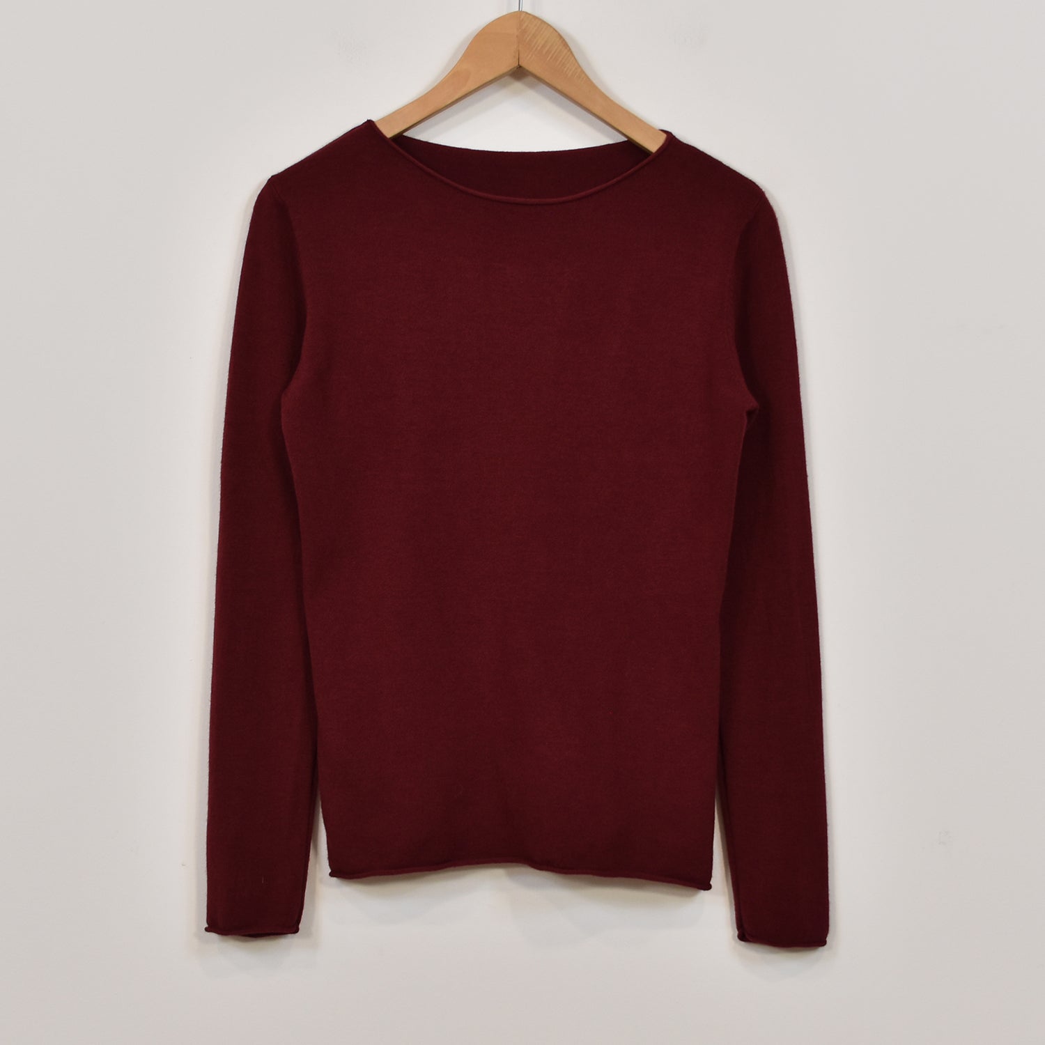 Burgundy basic round neck sweater