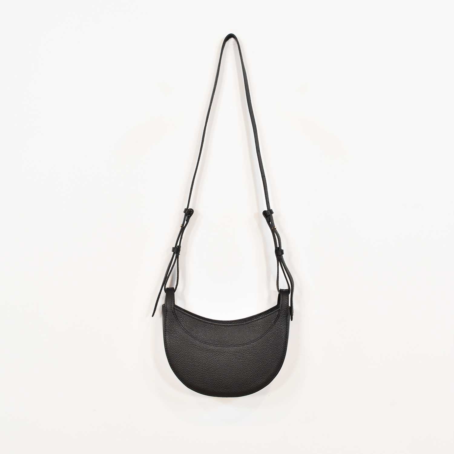 Bolso media luna negro