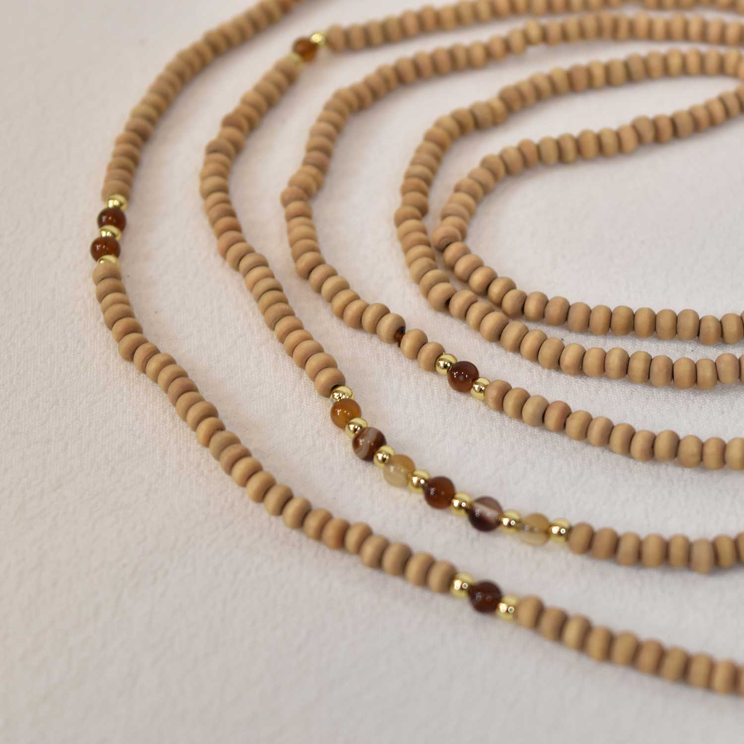 Collier de perles longue marron