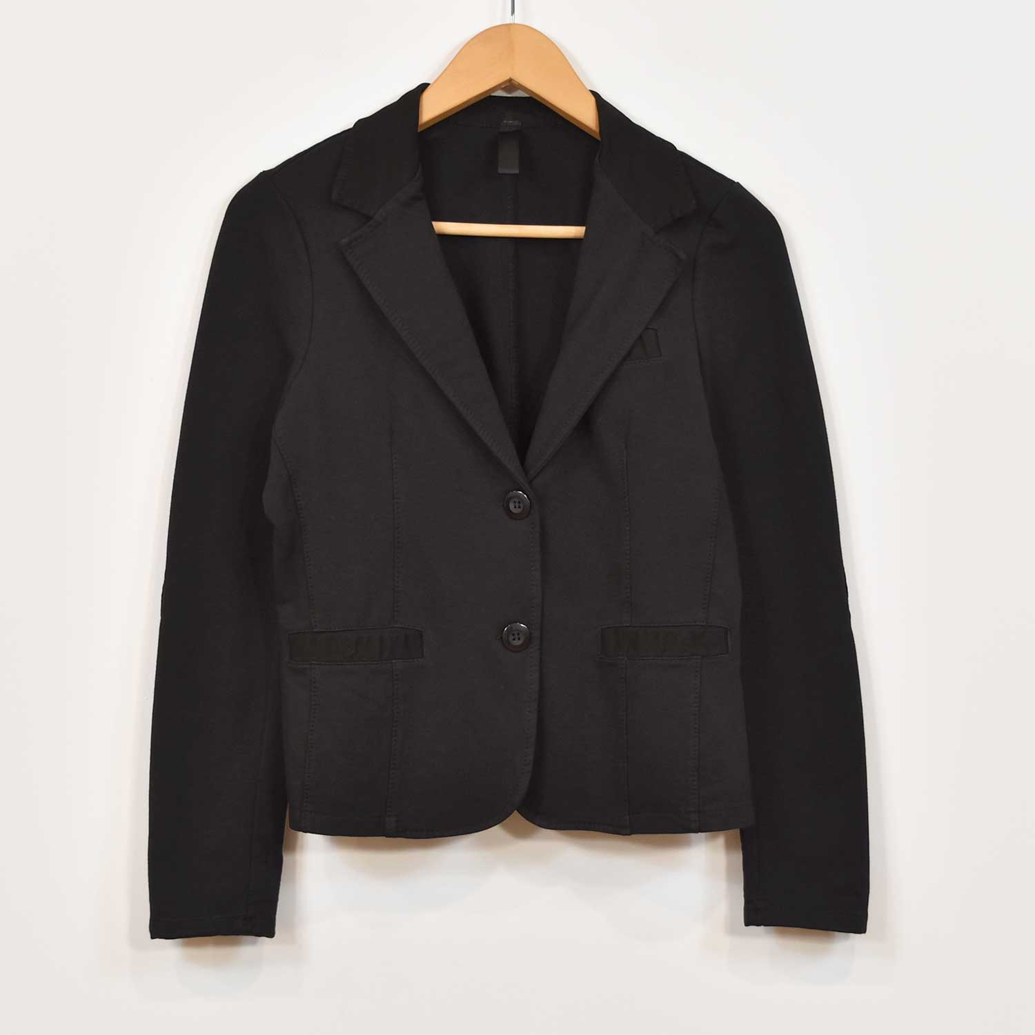 Black fit elastic blazer
