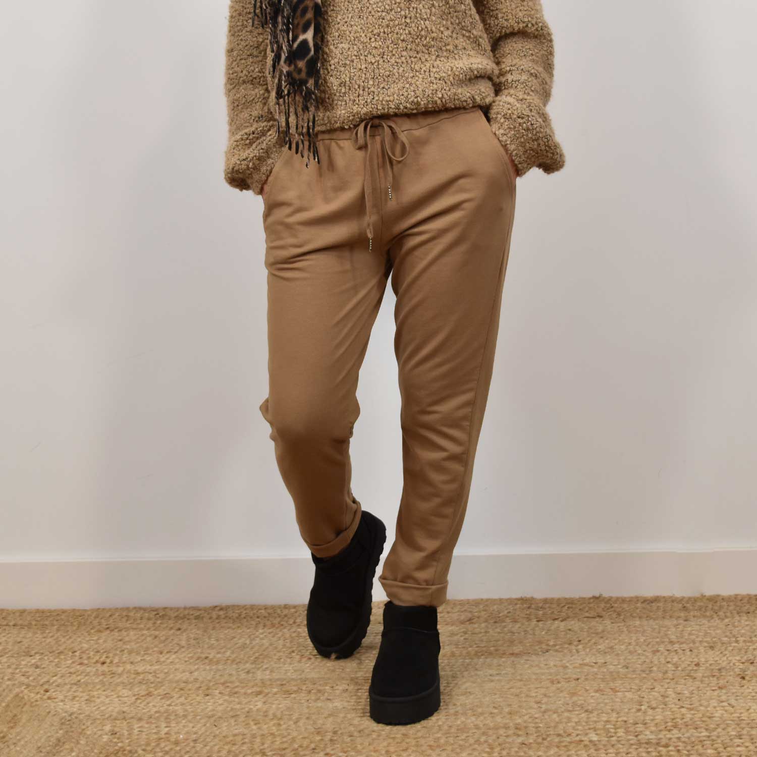 Pantalón jogger camel