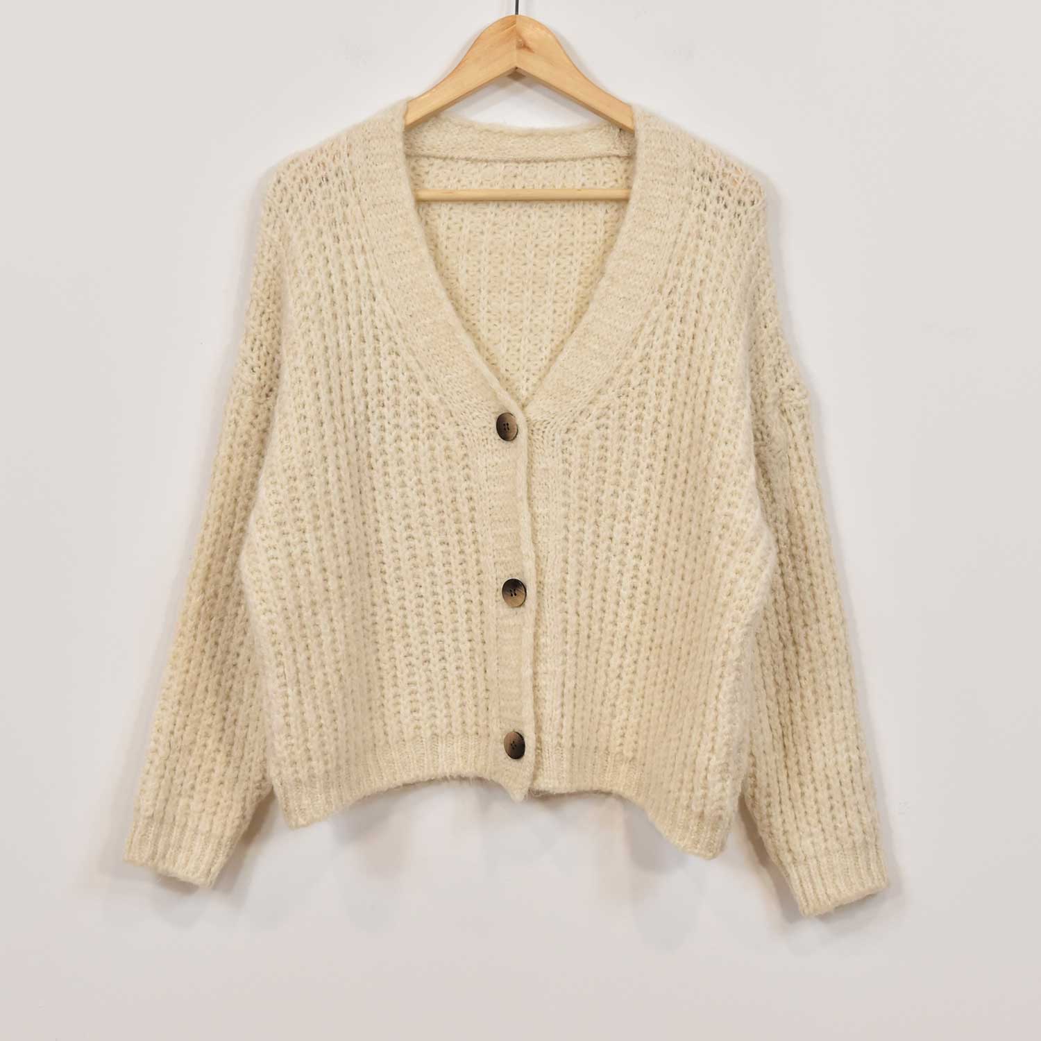 Chaqueta punto botones beige