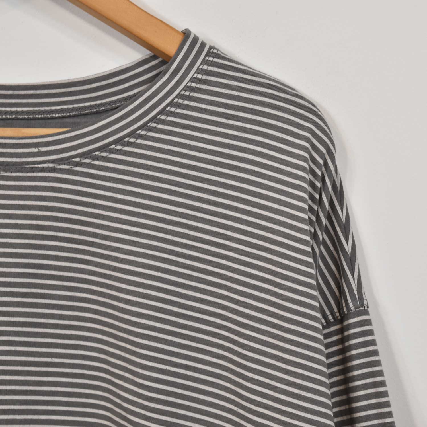 Grey cotton stripes t-shirt