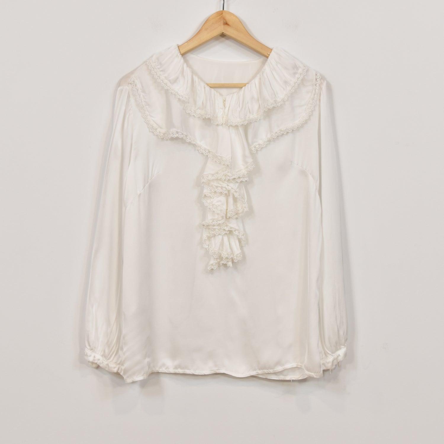 Blusa volantes escote