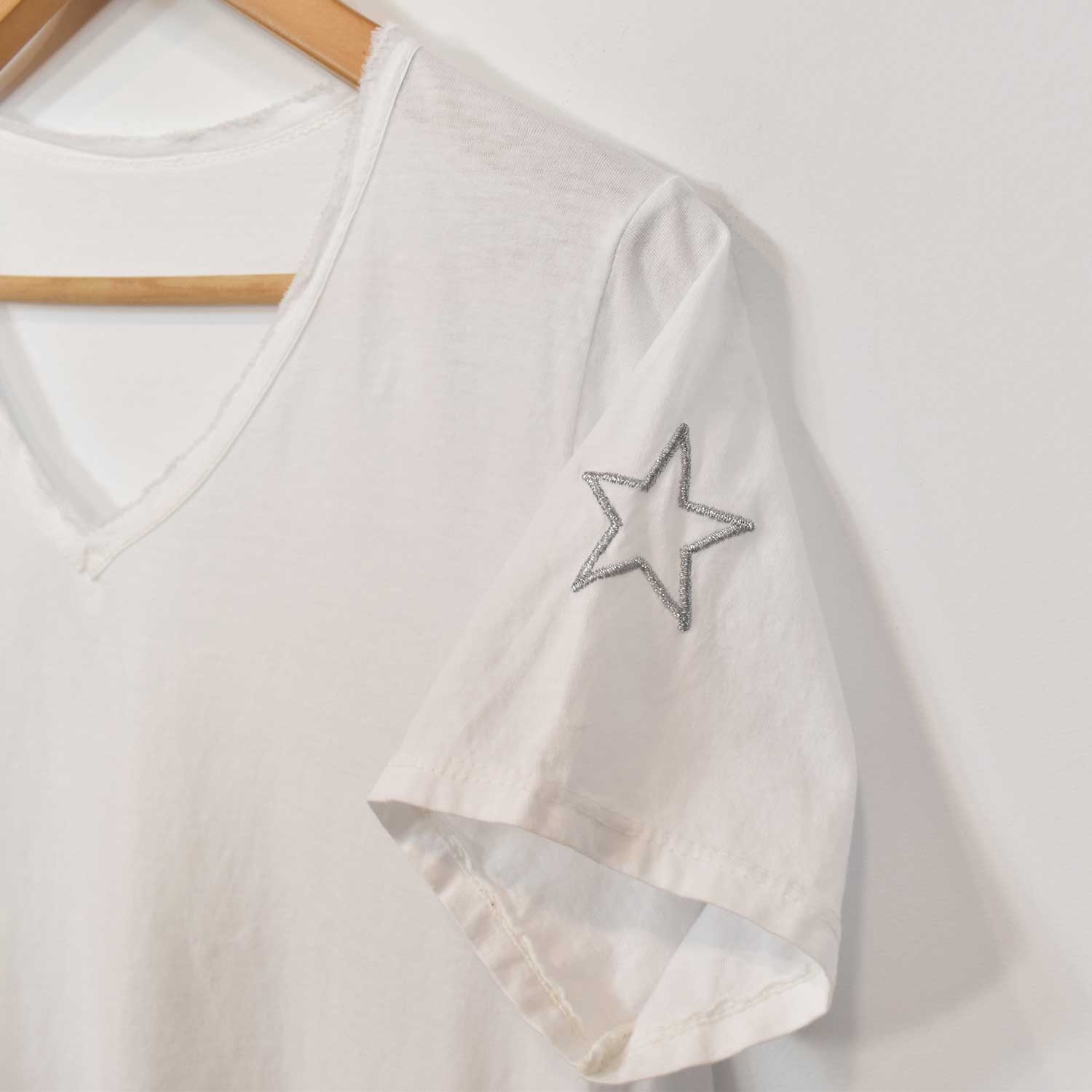 White silver star sleeve t-shirt