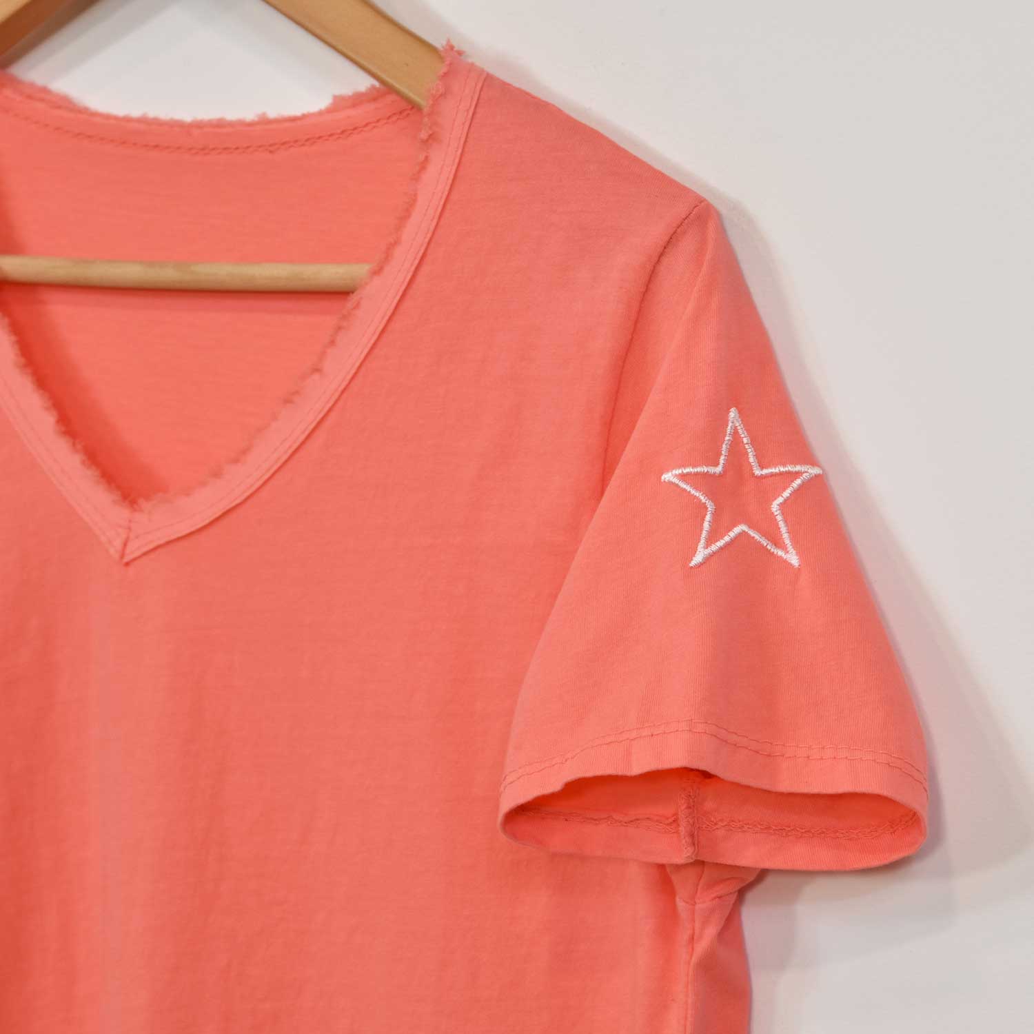 Camiseta estrella bordada coral