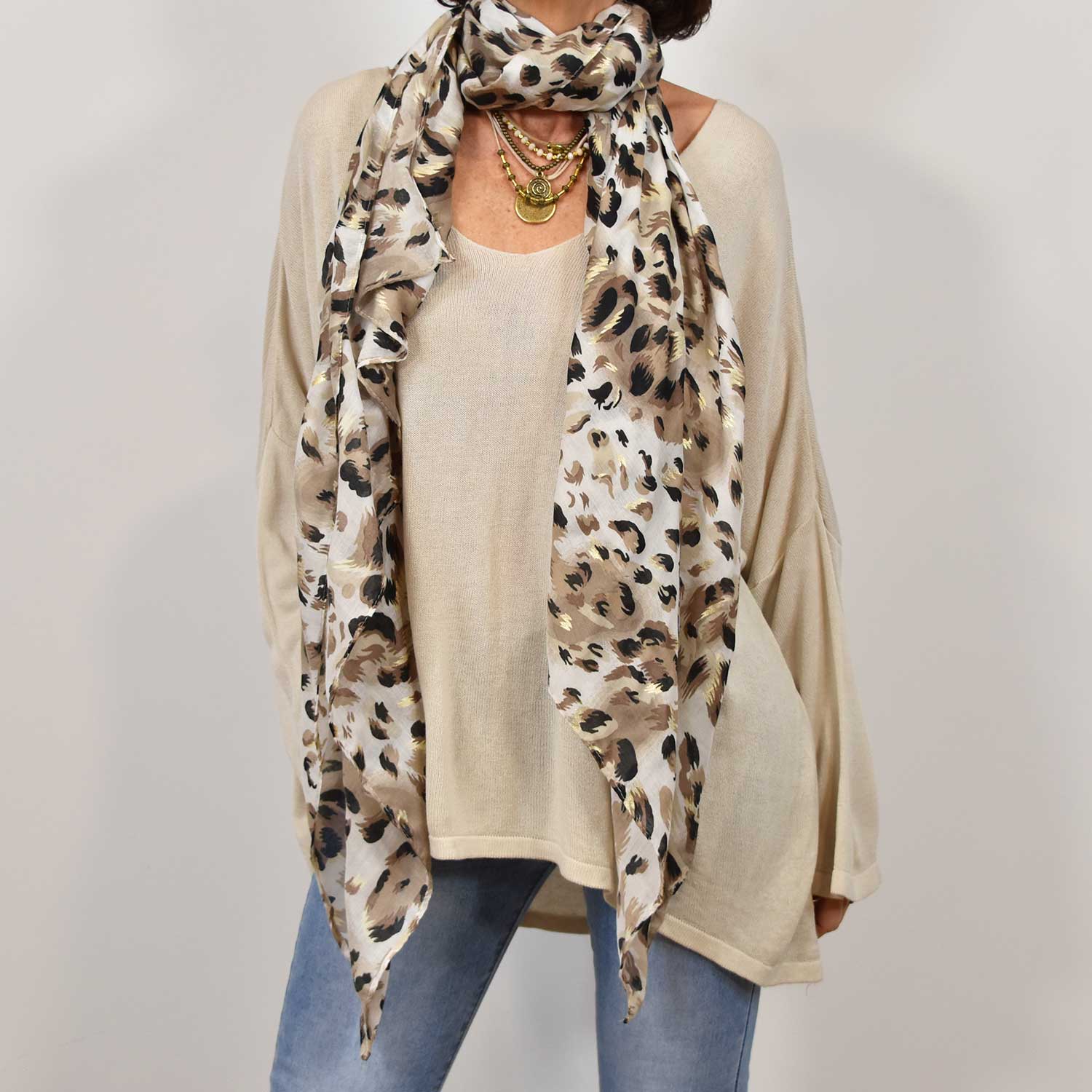 Beige leopard shiny foulard