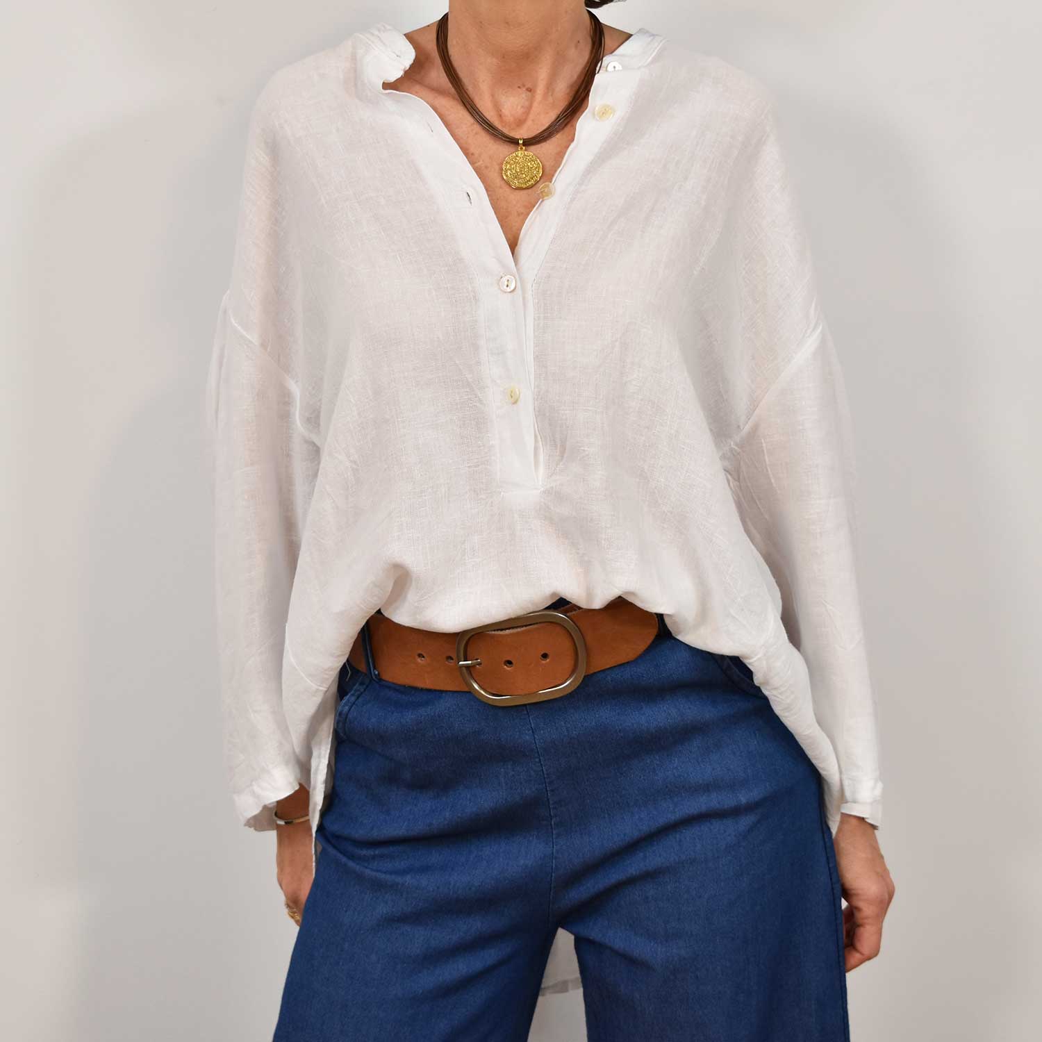 White mao linen blouse