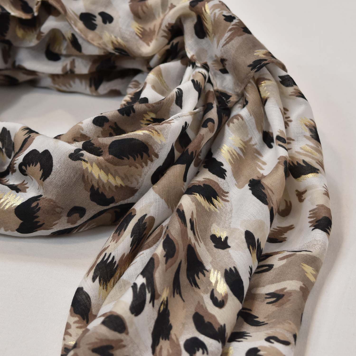 Beige leopard shiny foulard