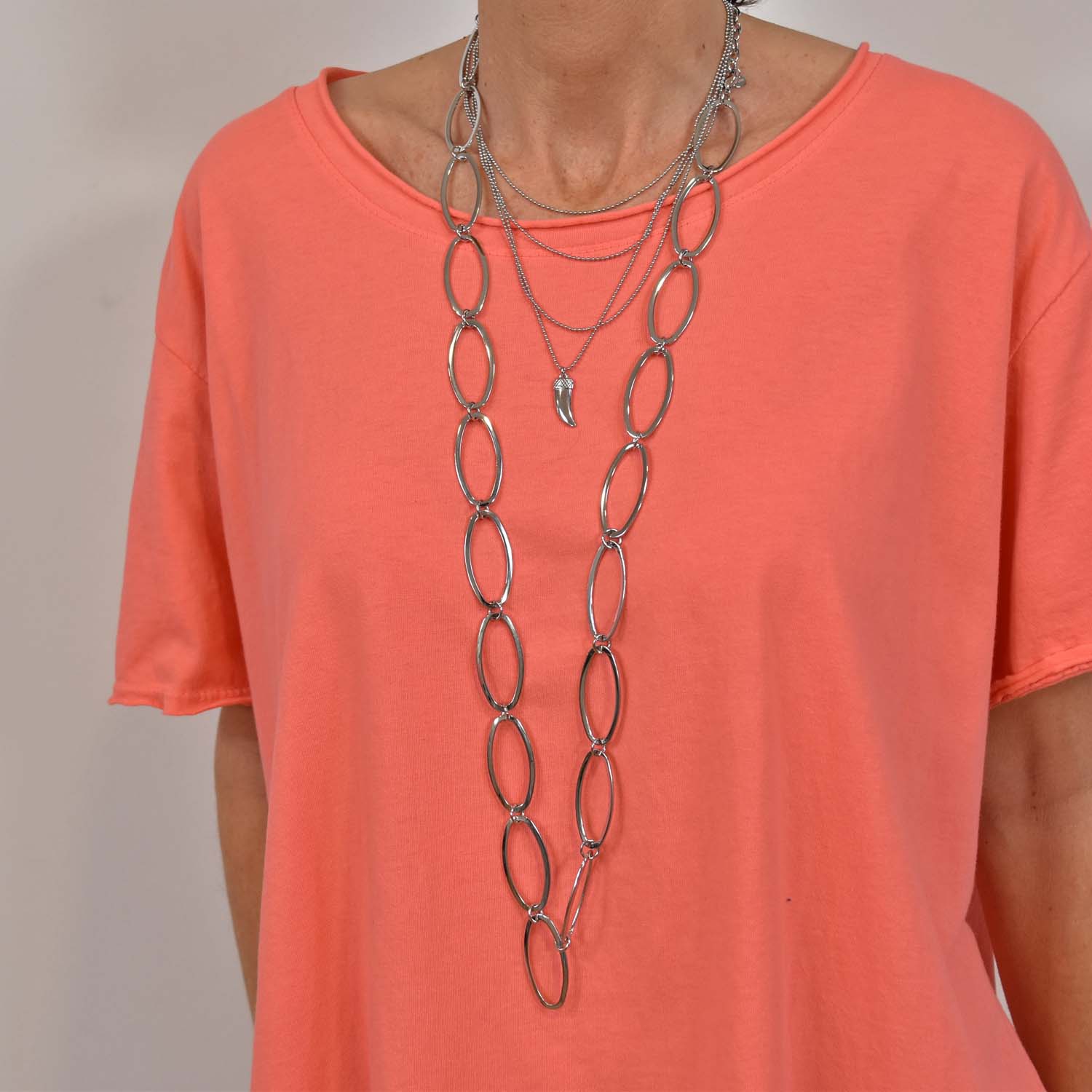 Oval long necklace
