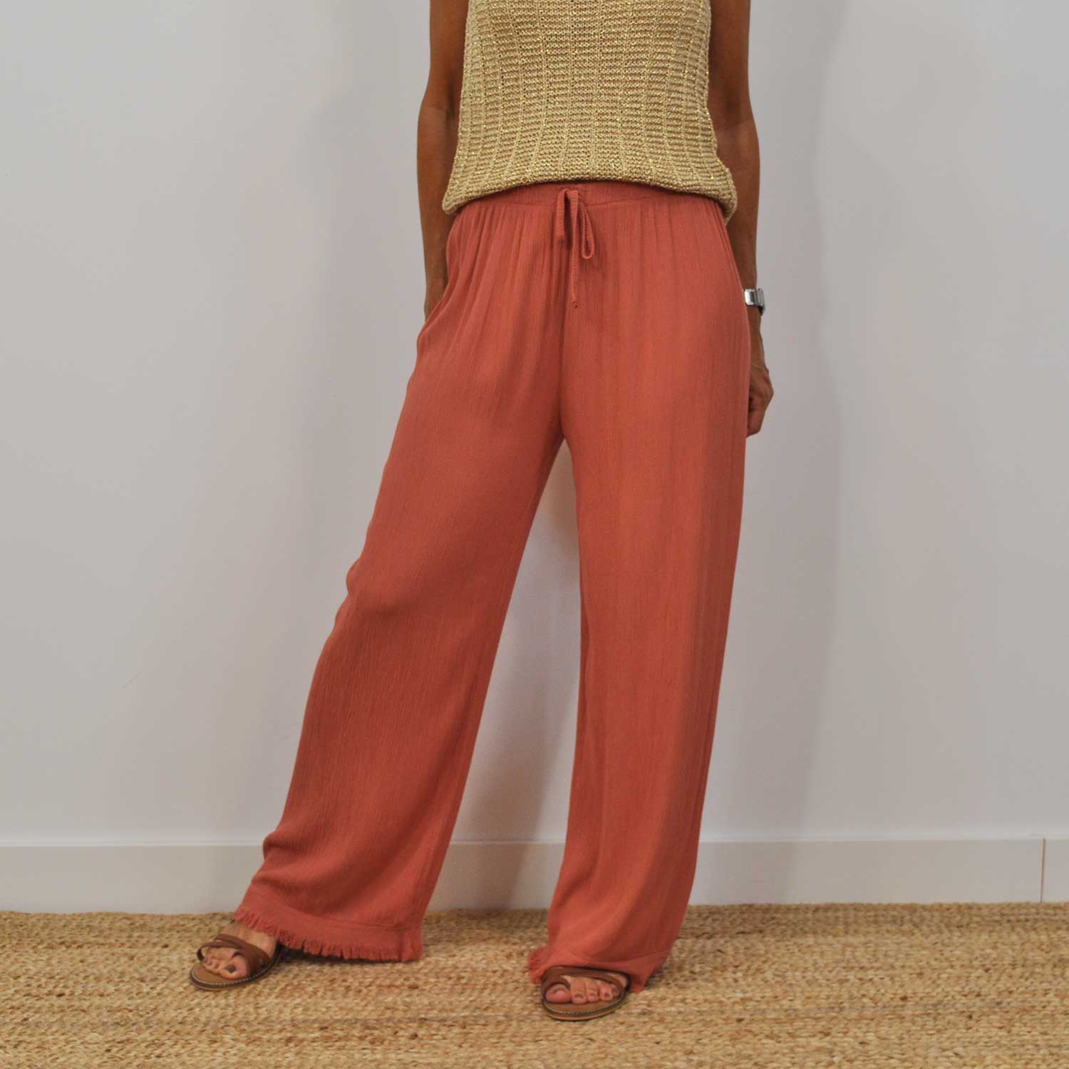 Red texture pants