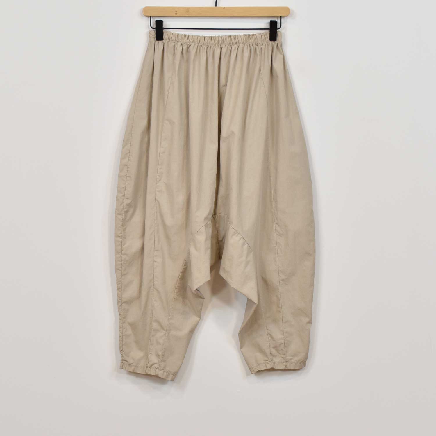 Pantalon poches harem beige